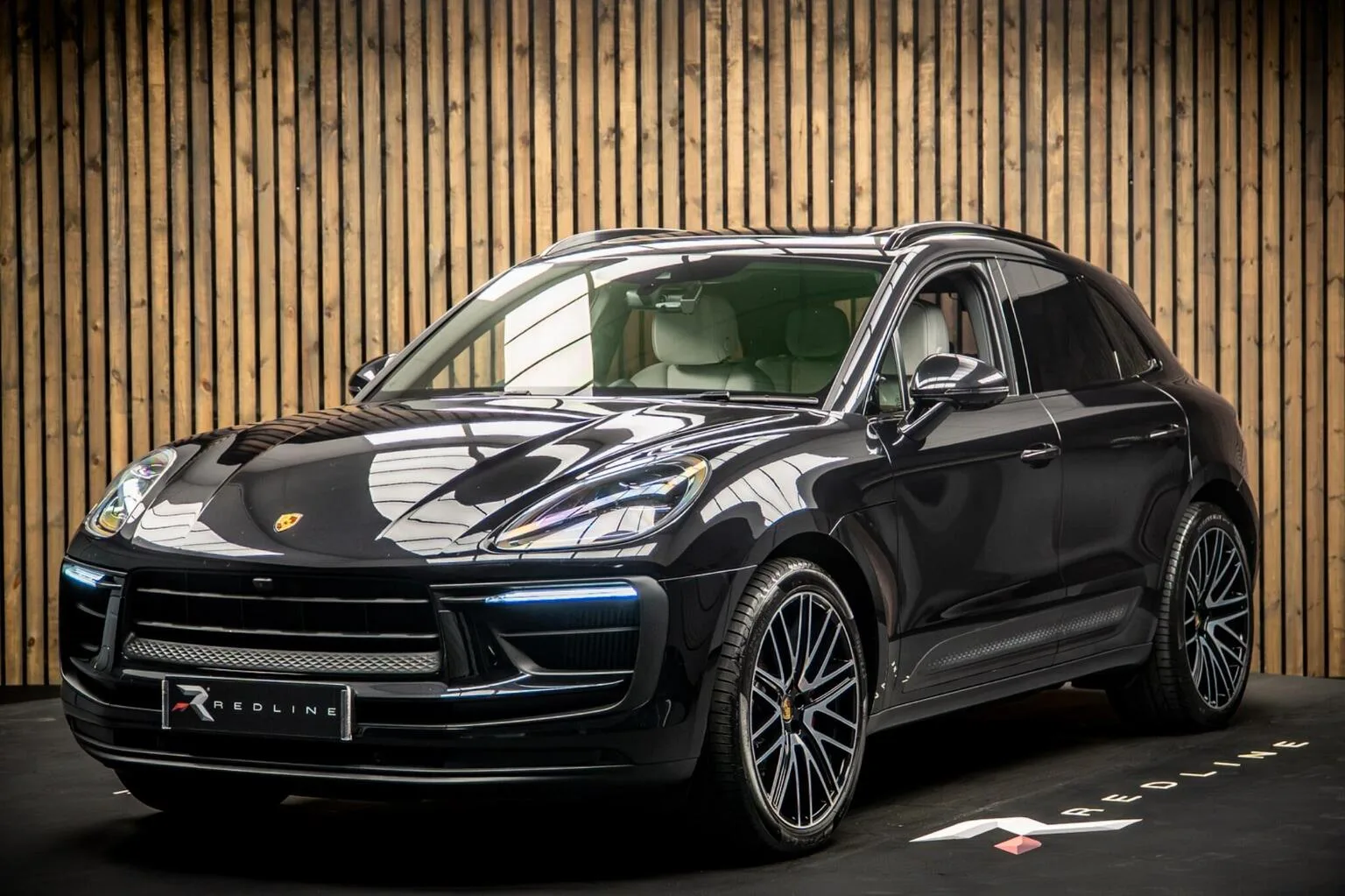 2025 Porsche Macan S angeboten von einem Fachhändler in Knaresborough, Vereinigtes Königreich, Hauptfoto