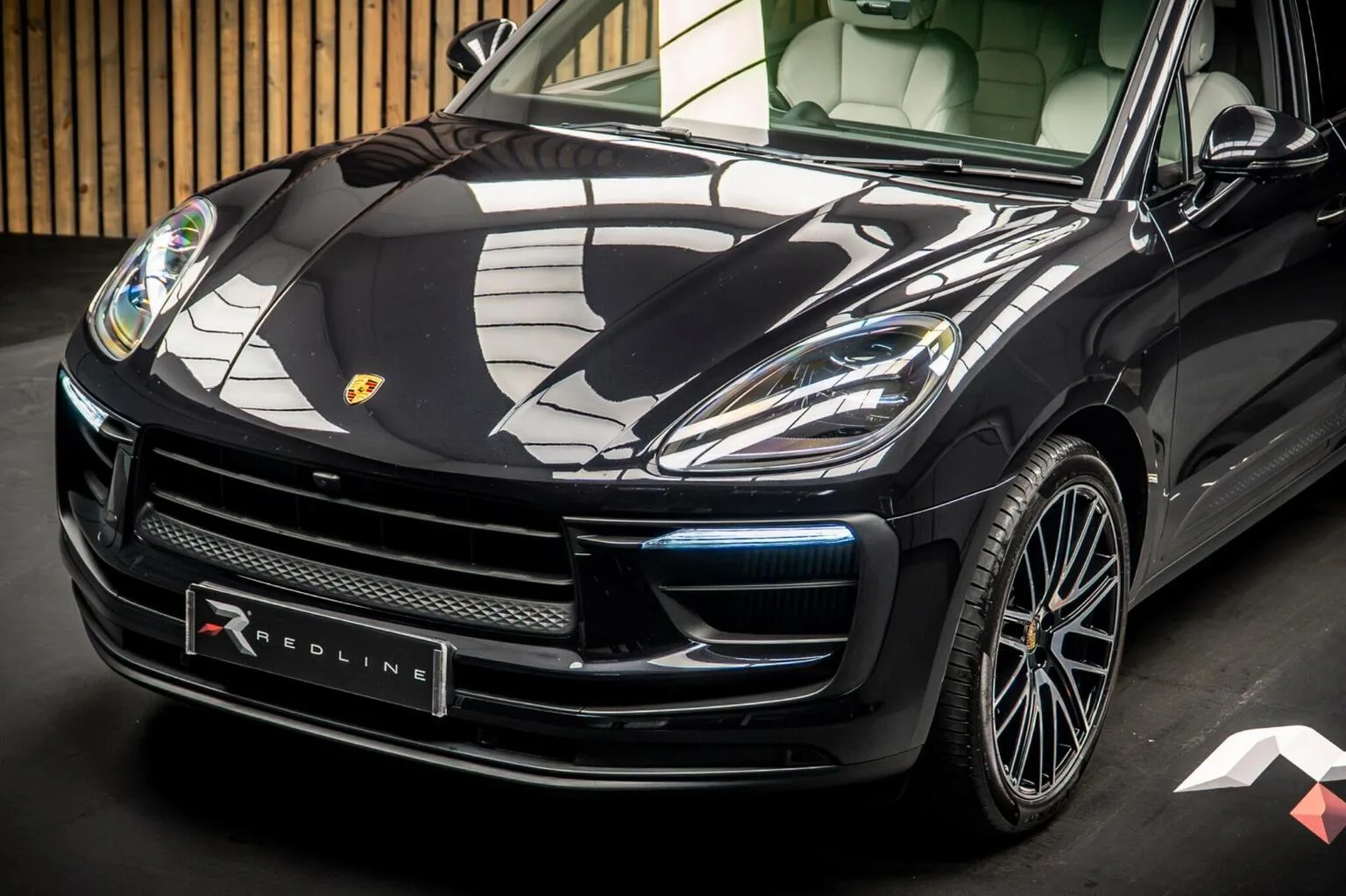 2025 Porsche Macan S, 14/30