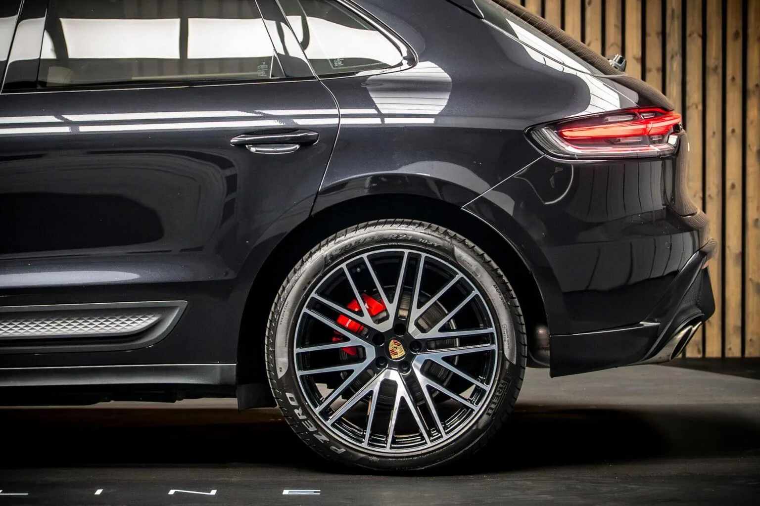 2025 Porsche Macan S, 17/30