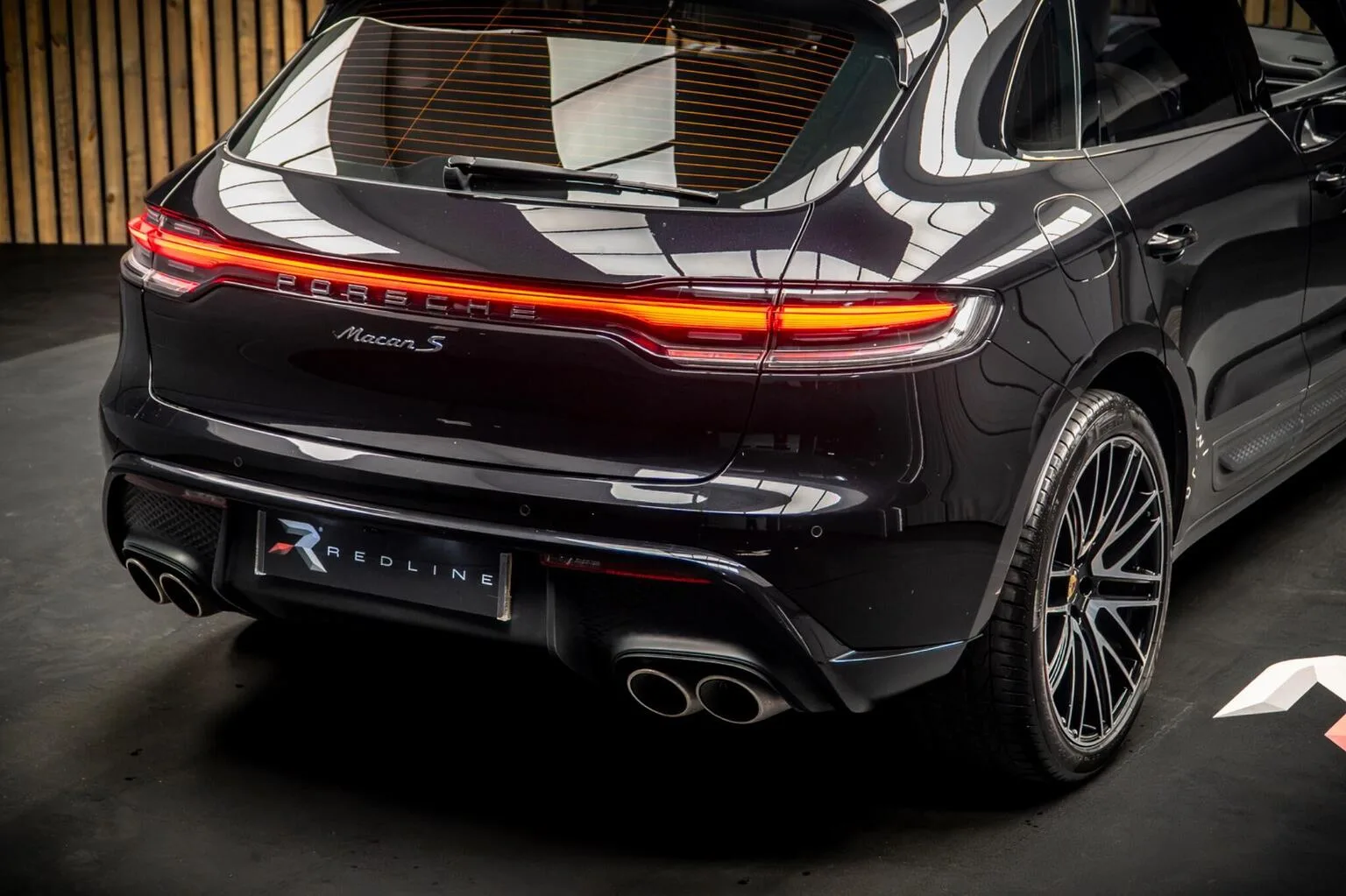 2025 Porsche Macan S, 21/30