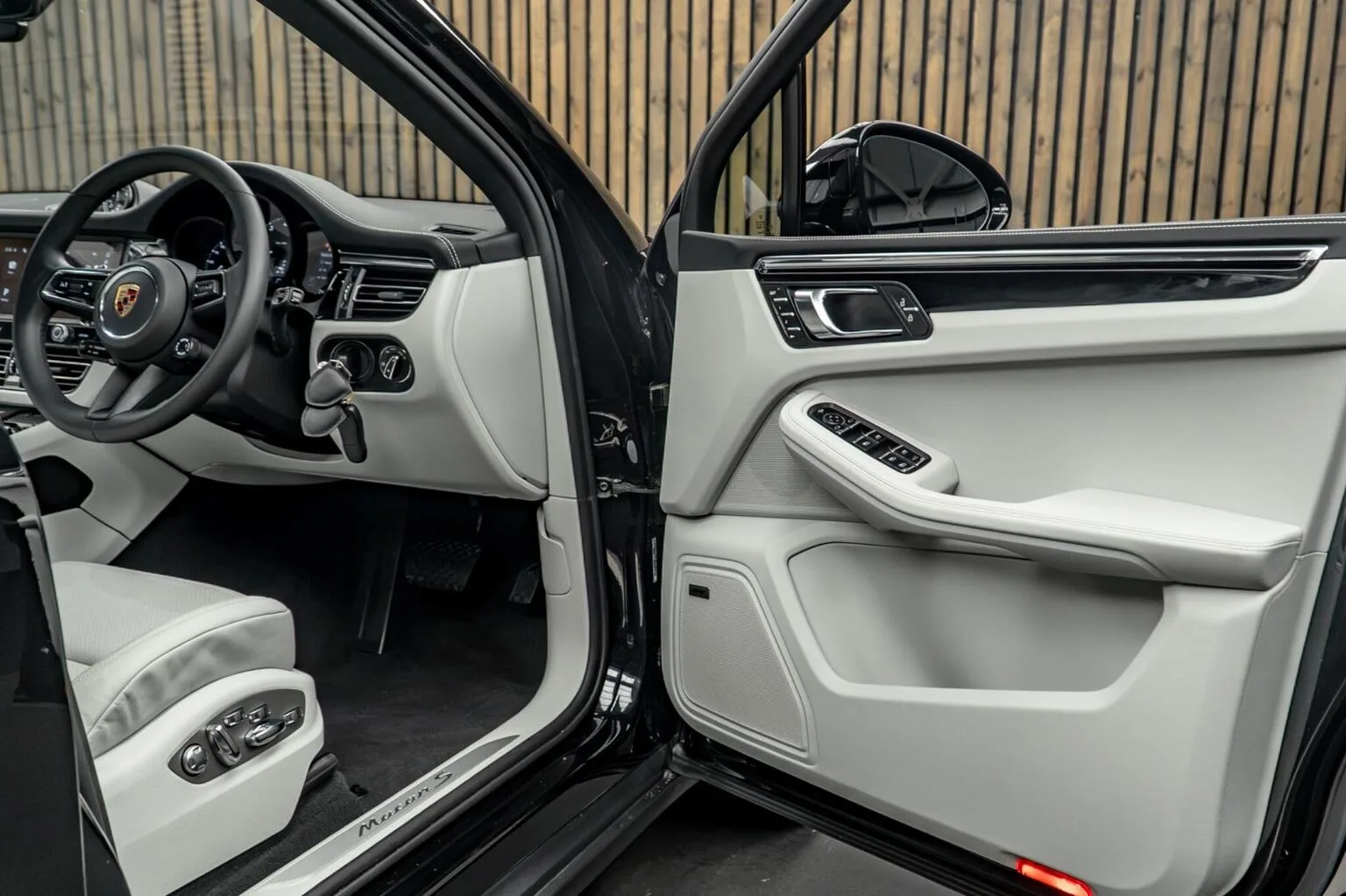 2025 Porsche Macan S, 30/30