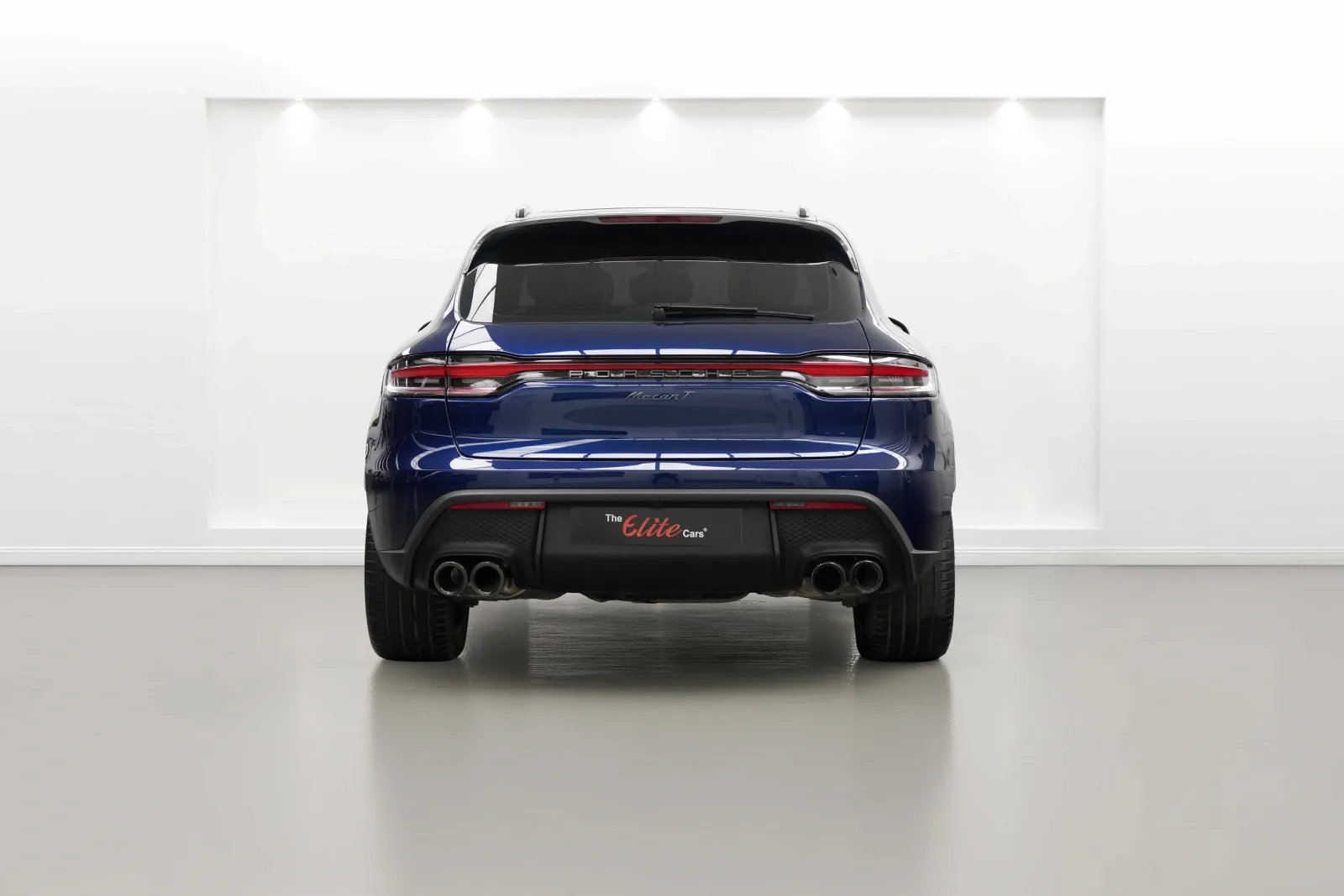 2025 Porsche Macan T, 3/17