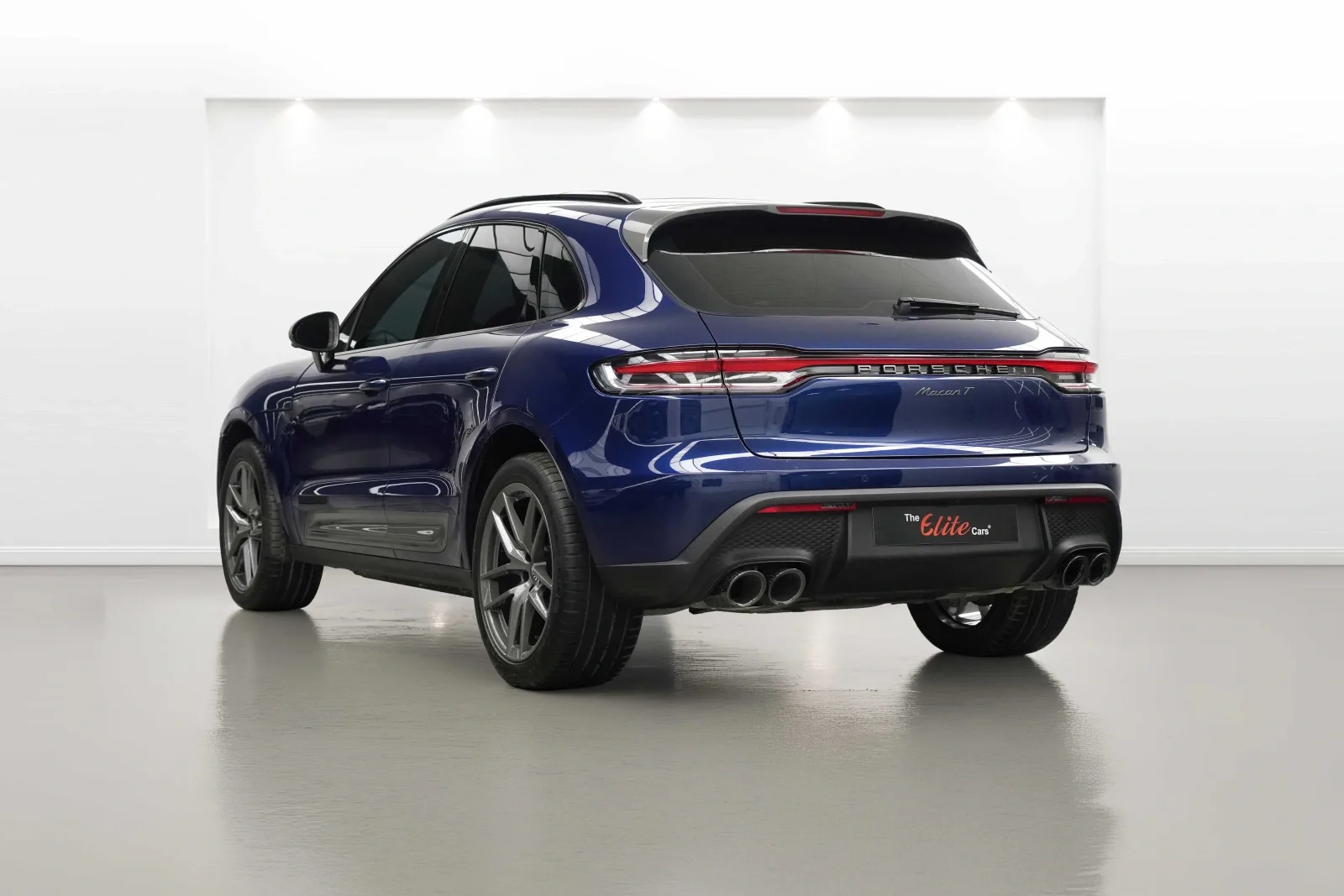 2025 Porsche Macan T, 4/17