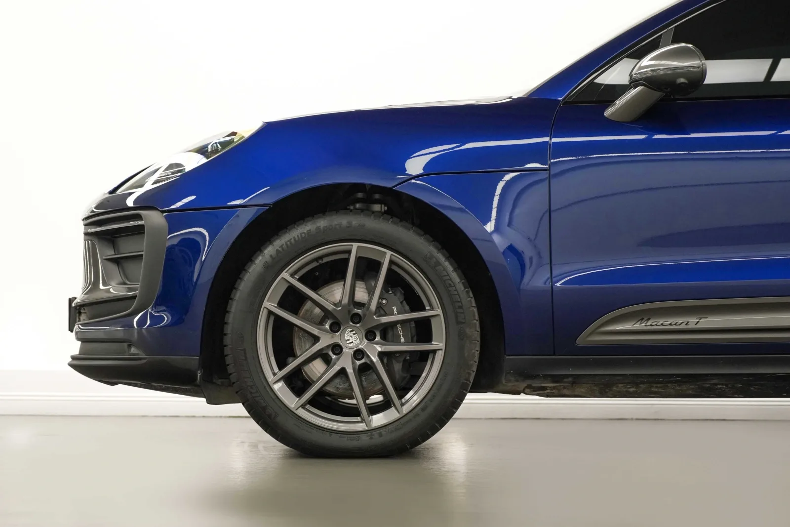 2025 Porsche Macan T, 6/17