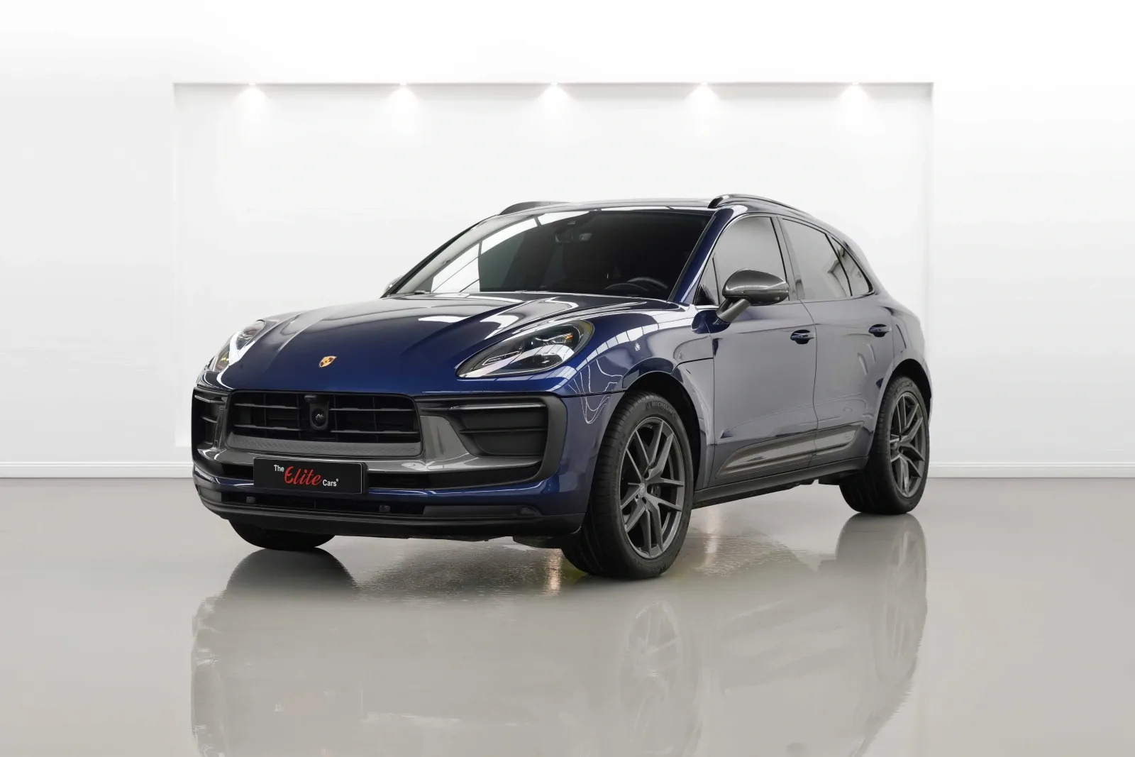 2025 Porsche Macan T, 7/17