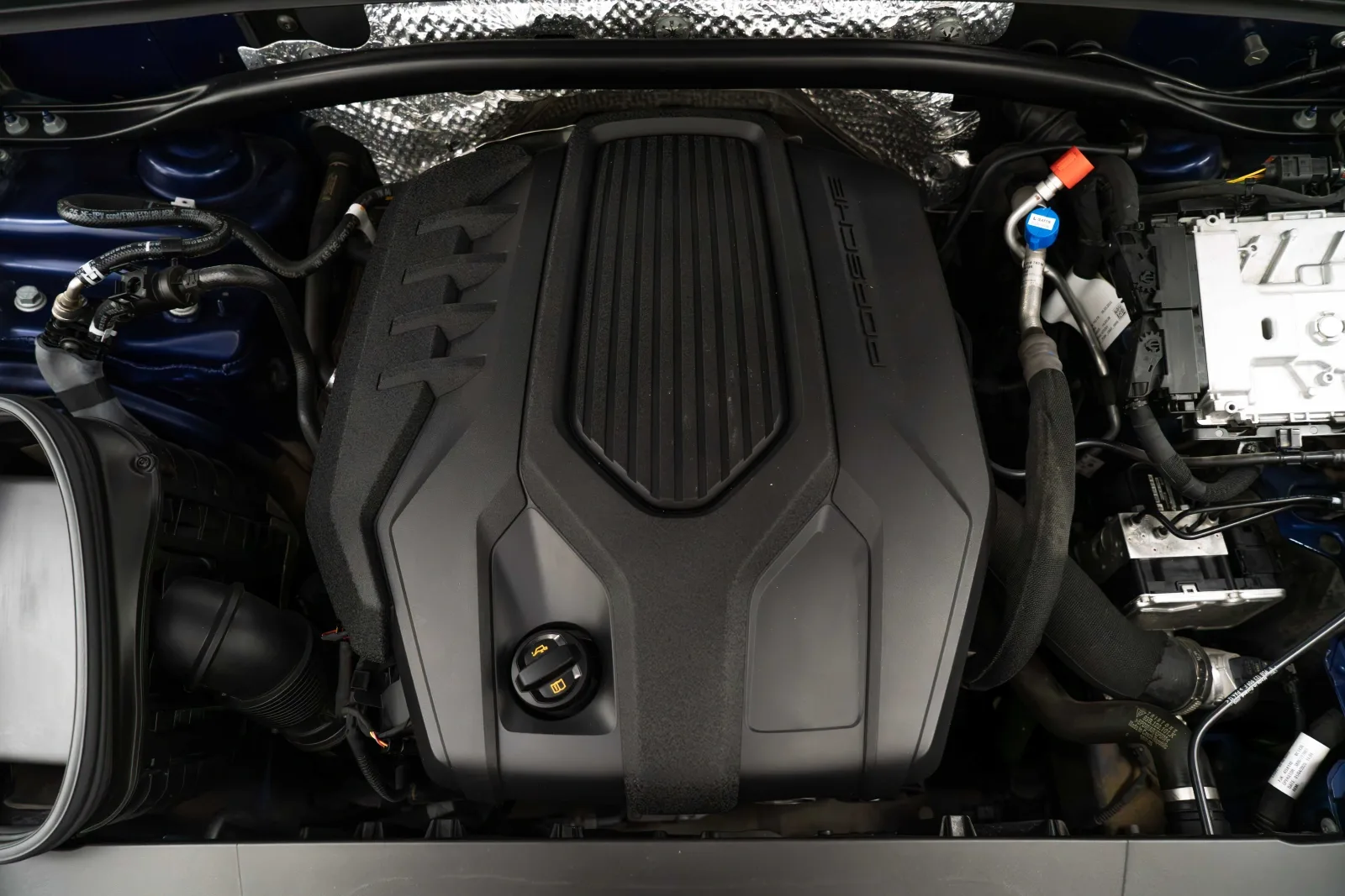 2025 Porsche Macan T, 17/17