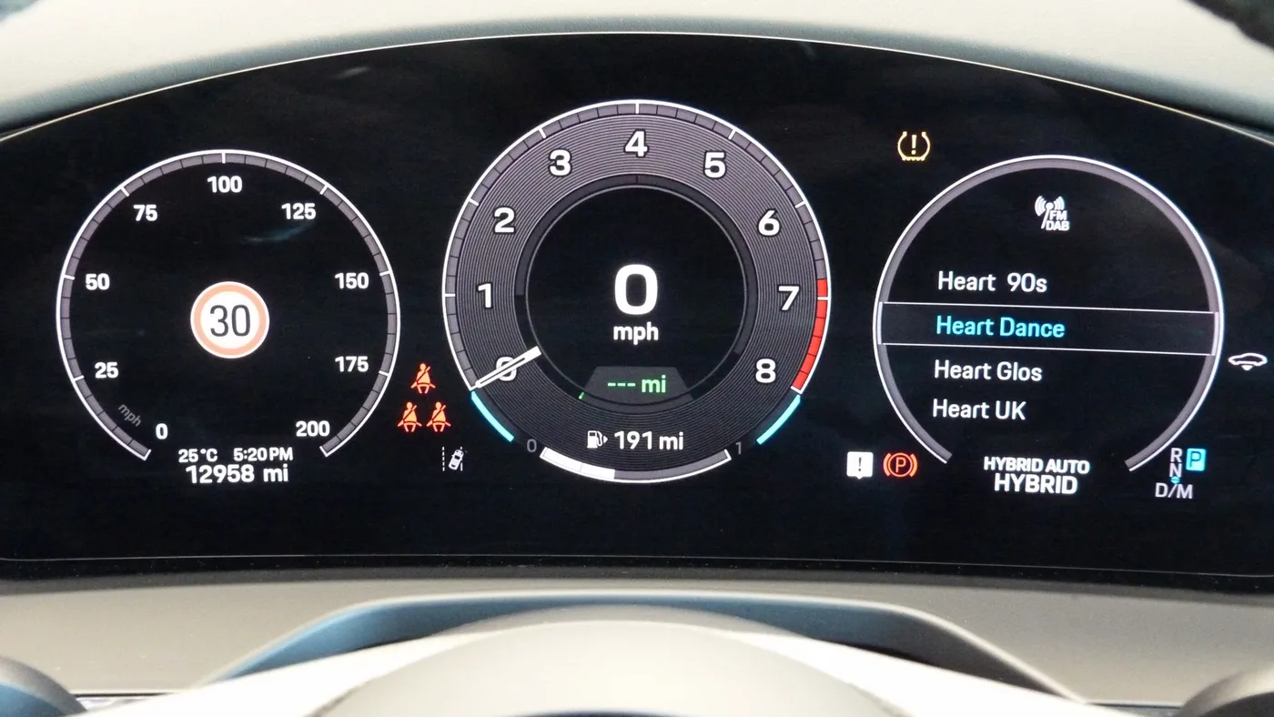 2025 Porsche Panamera 4 E-Hybrid proposée par un groupe de concessions agréées à Cheltenham, Royaume-Uni, photo 25 sur 25