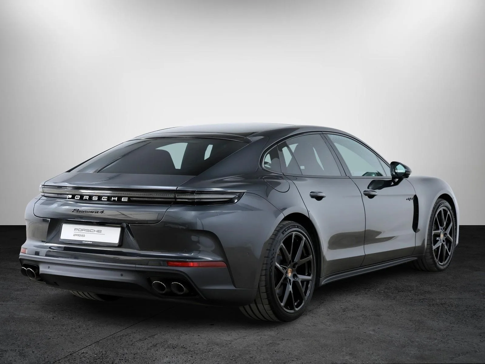2025 Porsche Panamera 4 E-Hybrid, 4/30