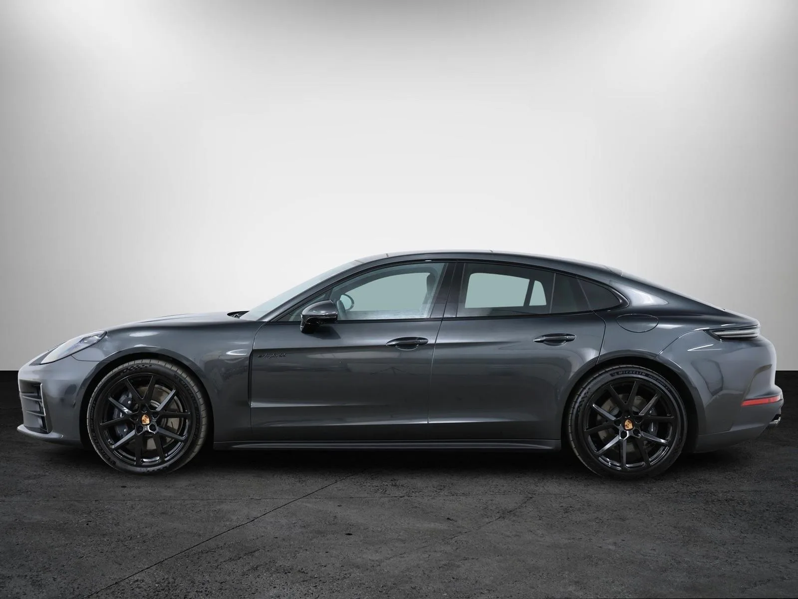 2025 Porsche Panamera 4 E-Hybrid, 7/30