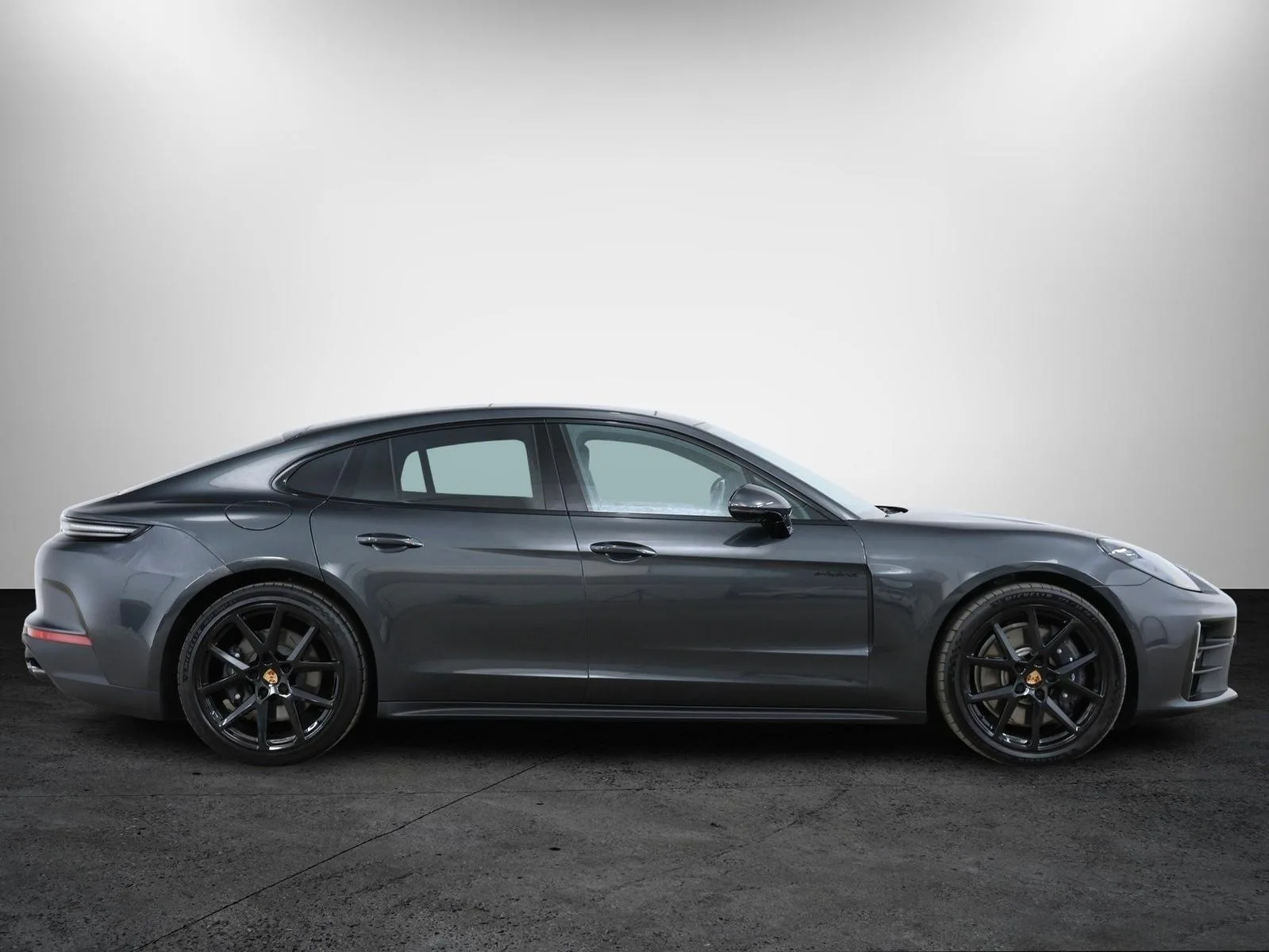 2025 Porsche Panamera 4 E-Hybrid, 8/30