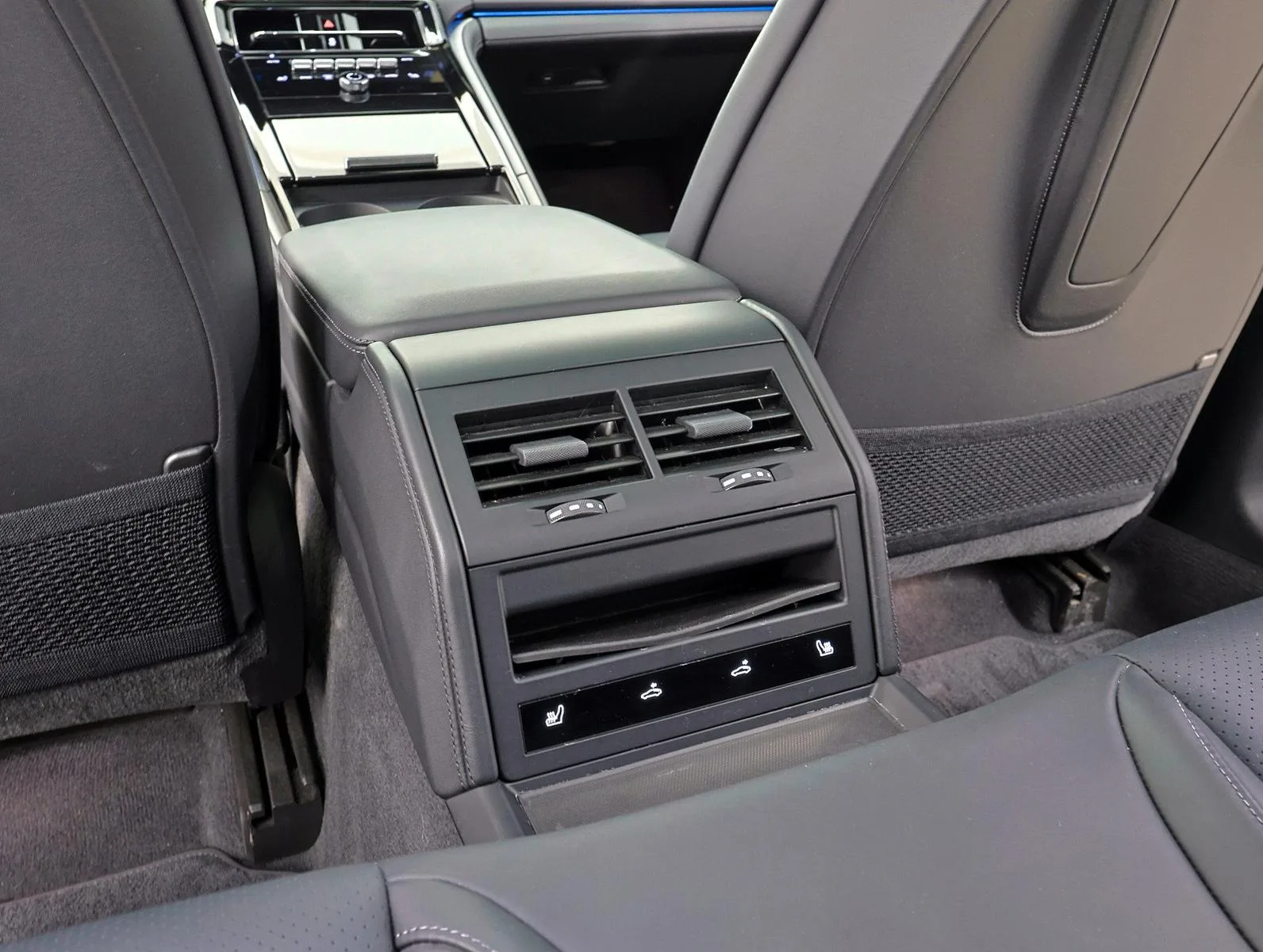 2025 Porsche Panamera 4 E-Hybrid, 23/30