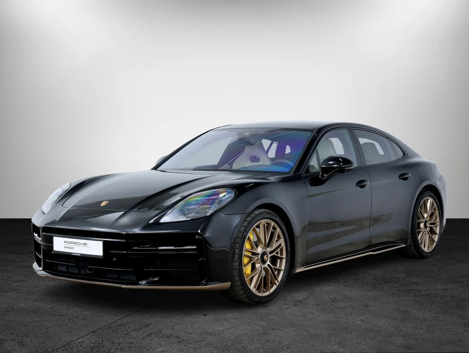 2025 Porsche Panamera GTS angeboten von einem Fachhändler in Tallinn, Estland, Hauptfoto