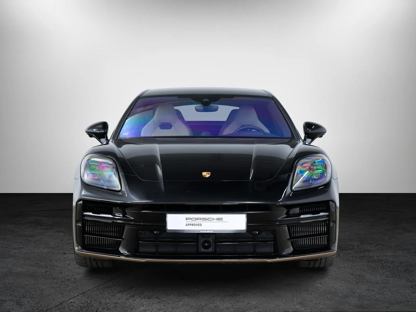 2025 Porsche Panamera GTS, 2/29