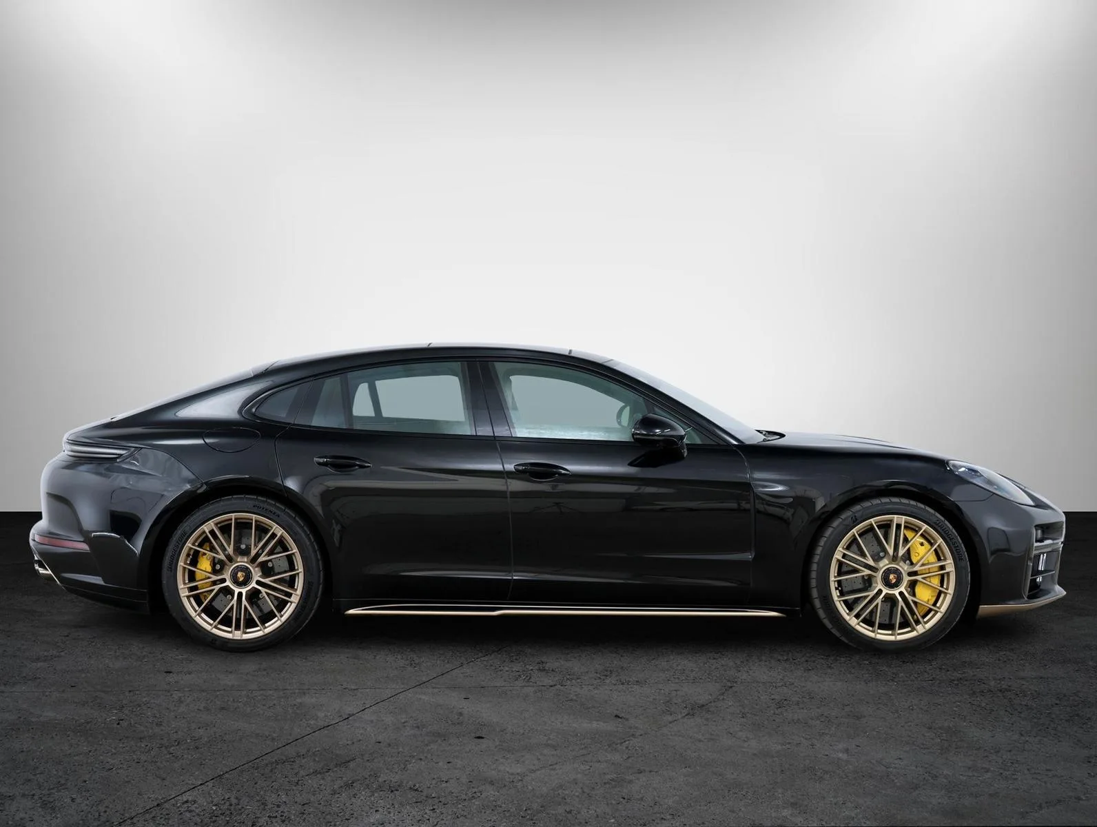 2025 Porsche Panamera GTS, 8/29