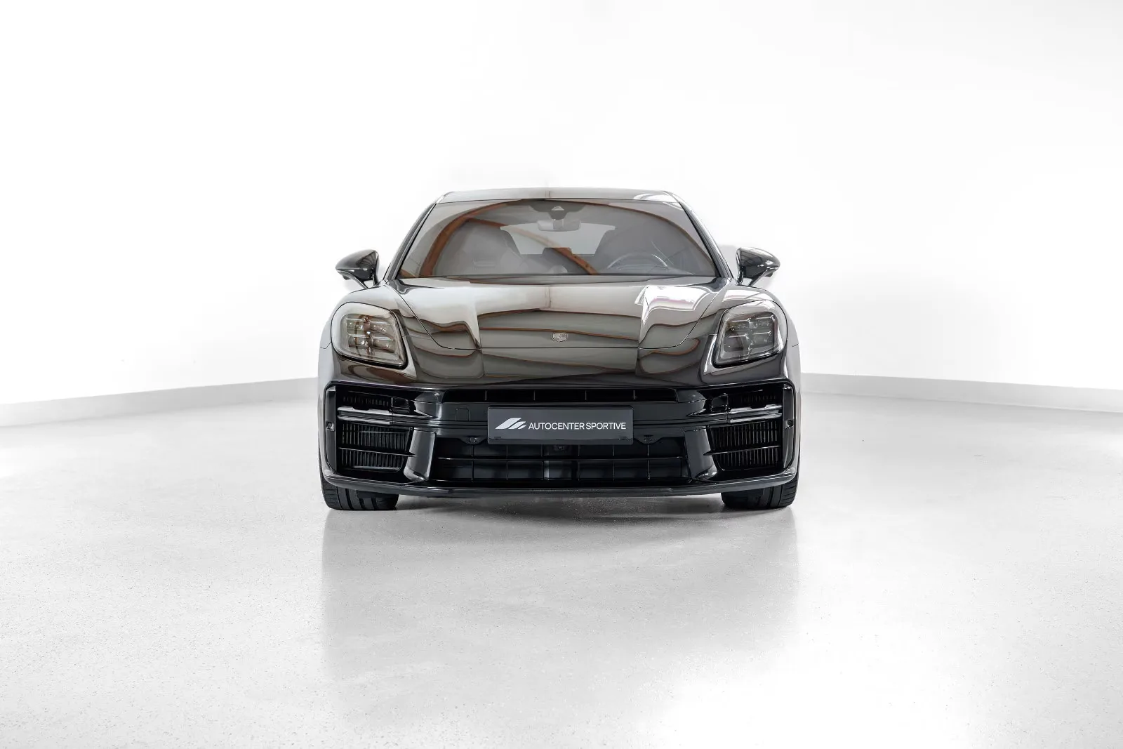 2025 Porsche Panamera Turbo S E-Hybrid, 3/30