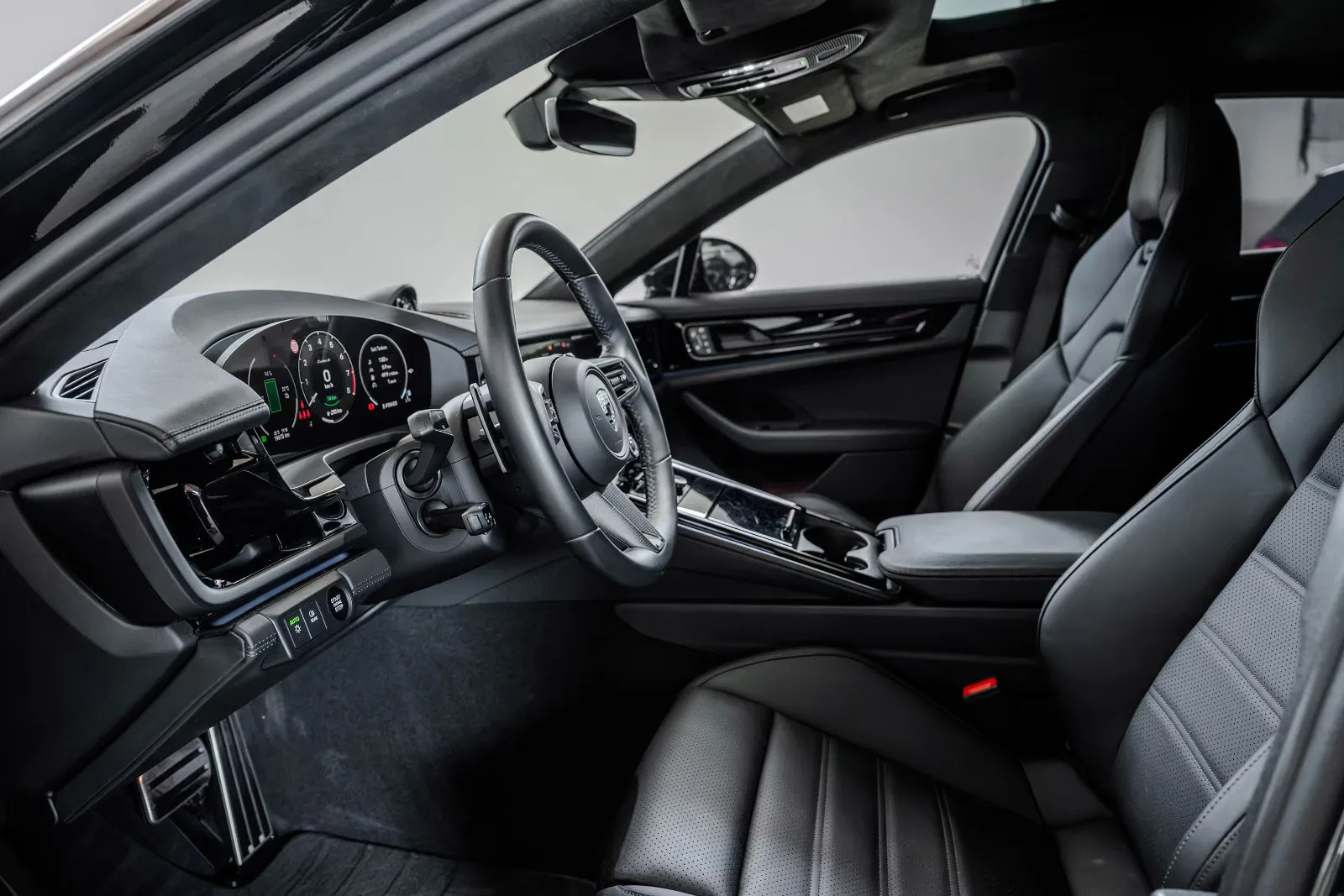 2025 Porsche Panamera Turbo S E-Hybrid, 25/30