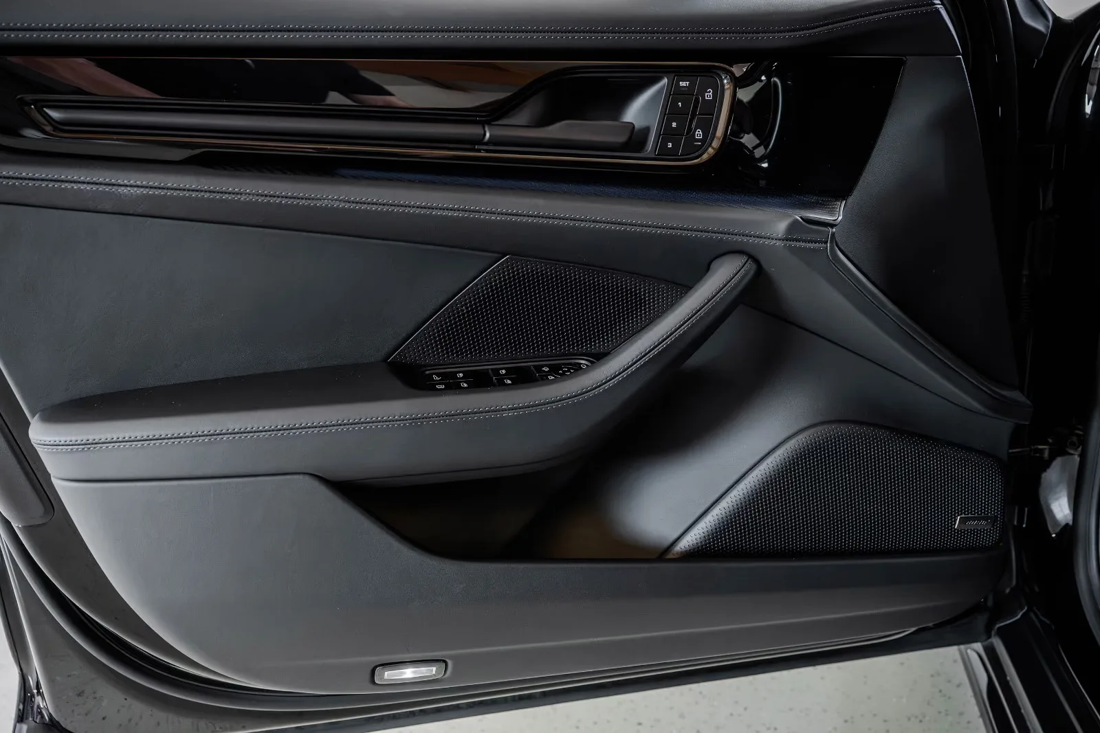 2025 Porsche Panamera Turbo S E-Hybrid, 26/30
