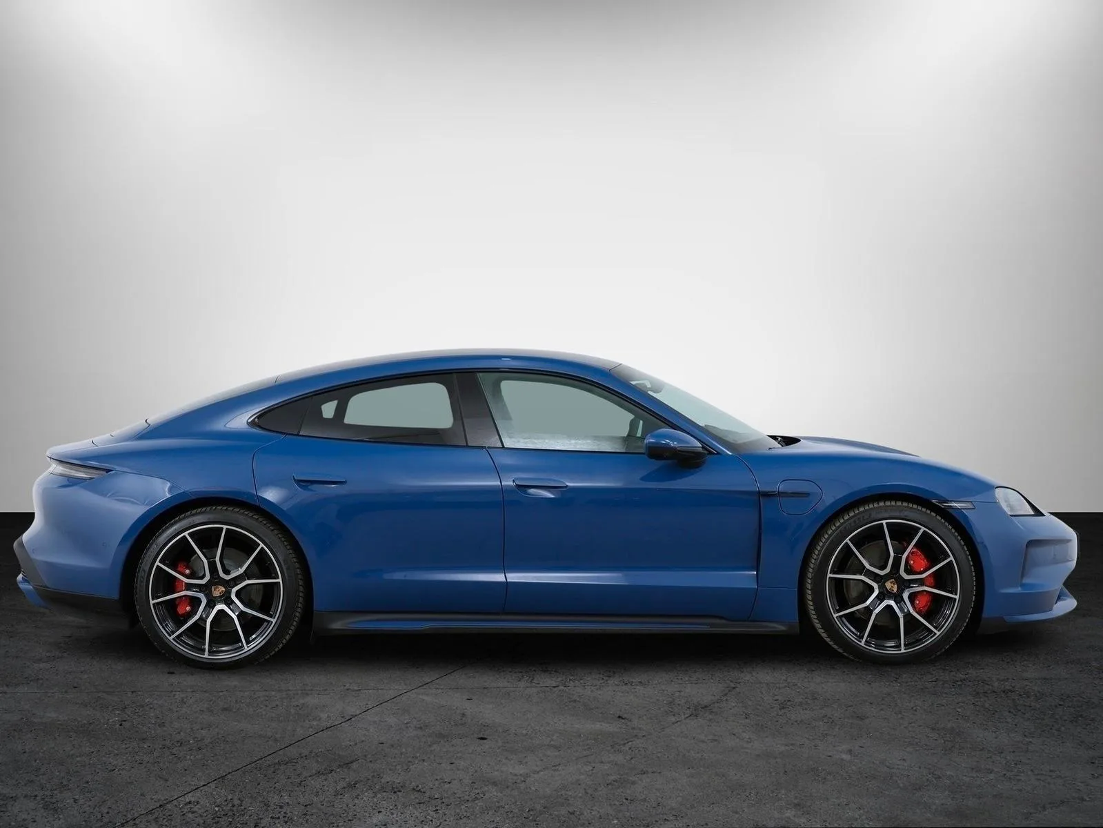 2025 Porsche Taycan 4S, 8/22