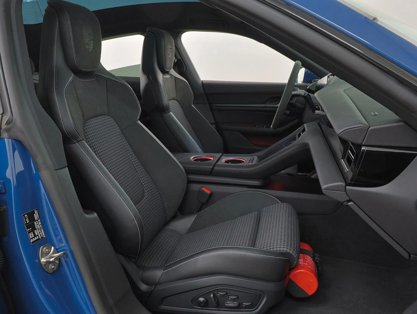 2025 Porsche Taycan 4S, 12/22