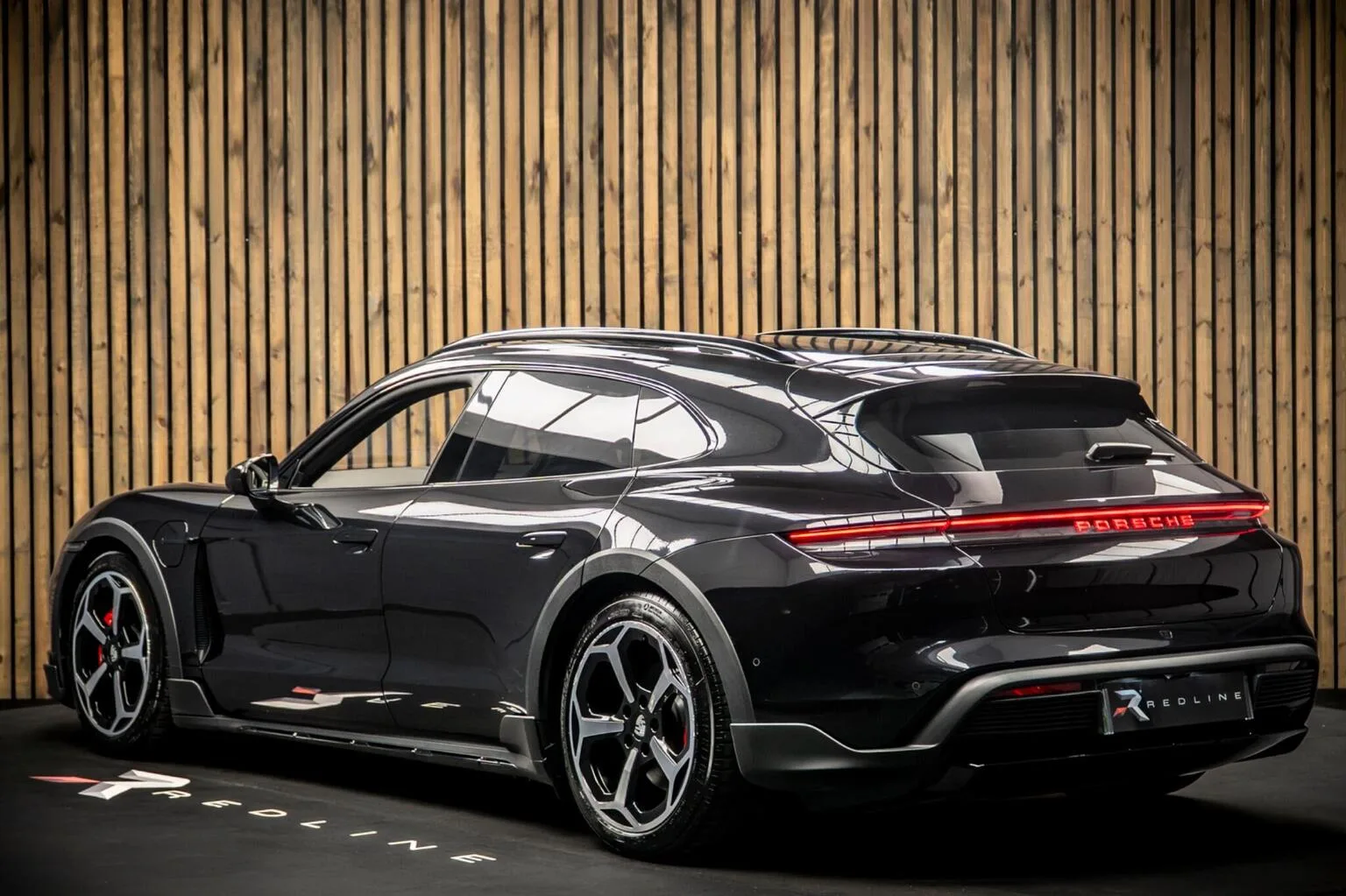 2025 Porsche Taycan Cross Turismo 4S, 3/30
