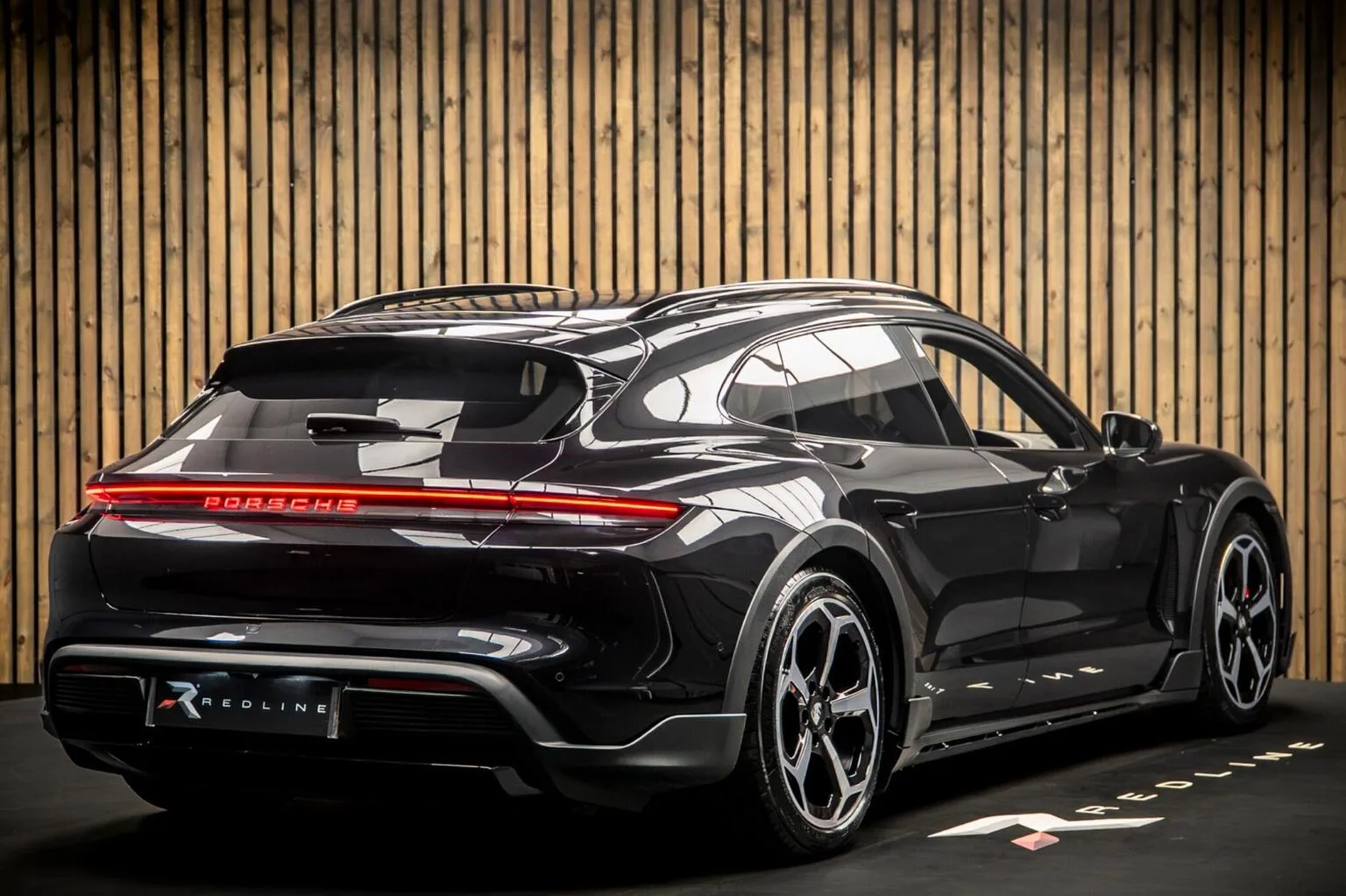 2025 Porsche Taycan Cross Turismo 4S, 4/30
