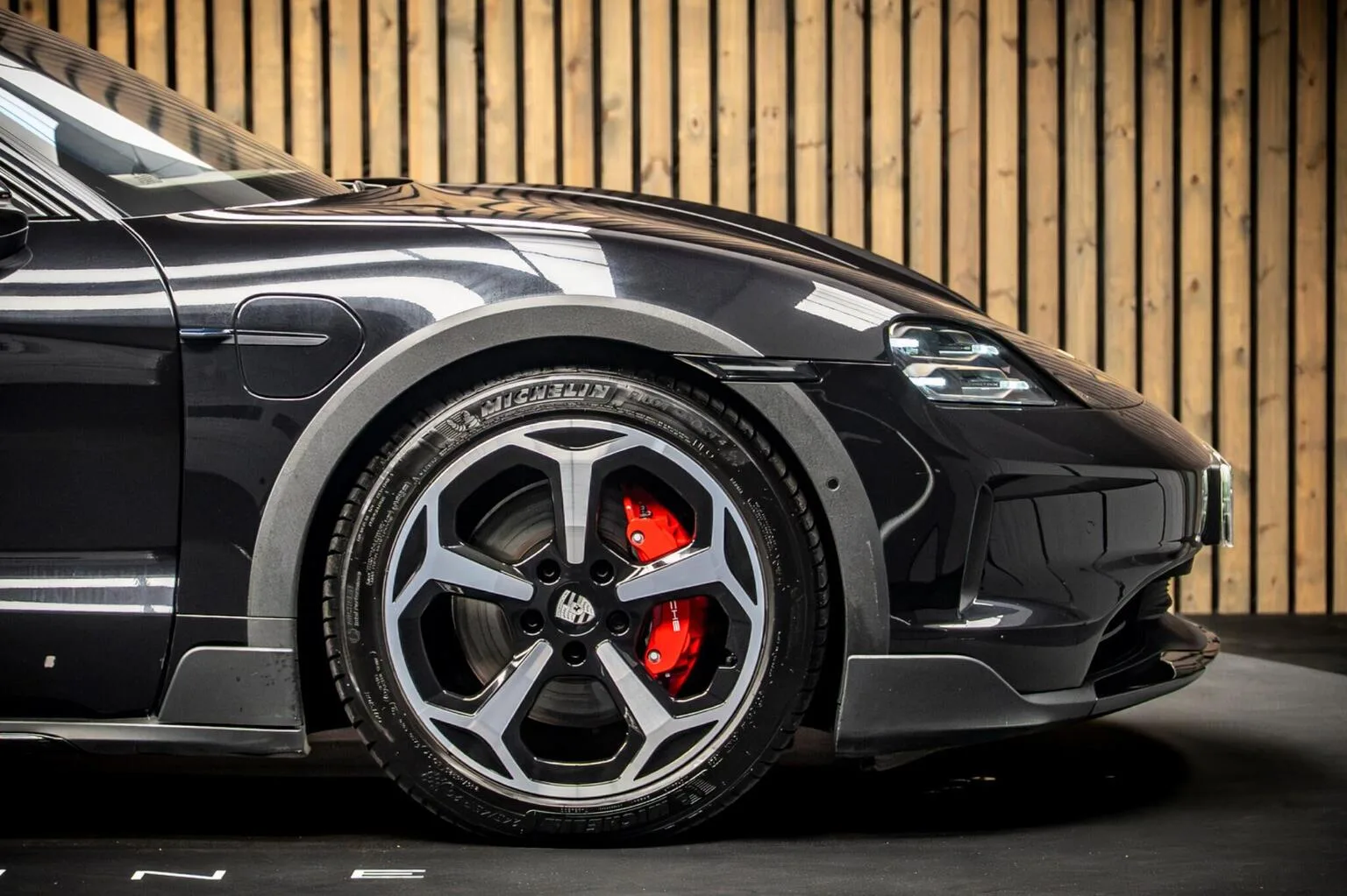 2025 Porsche Taycan Cross Turismo 4S, 8/30