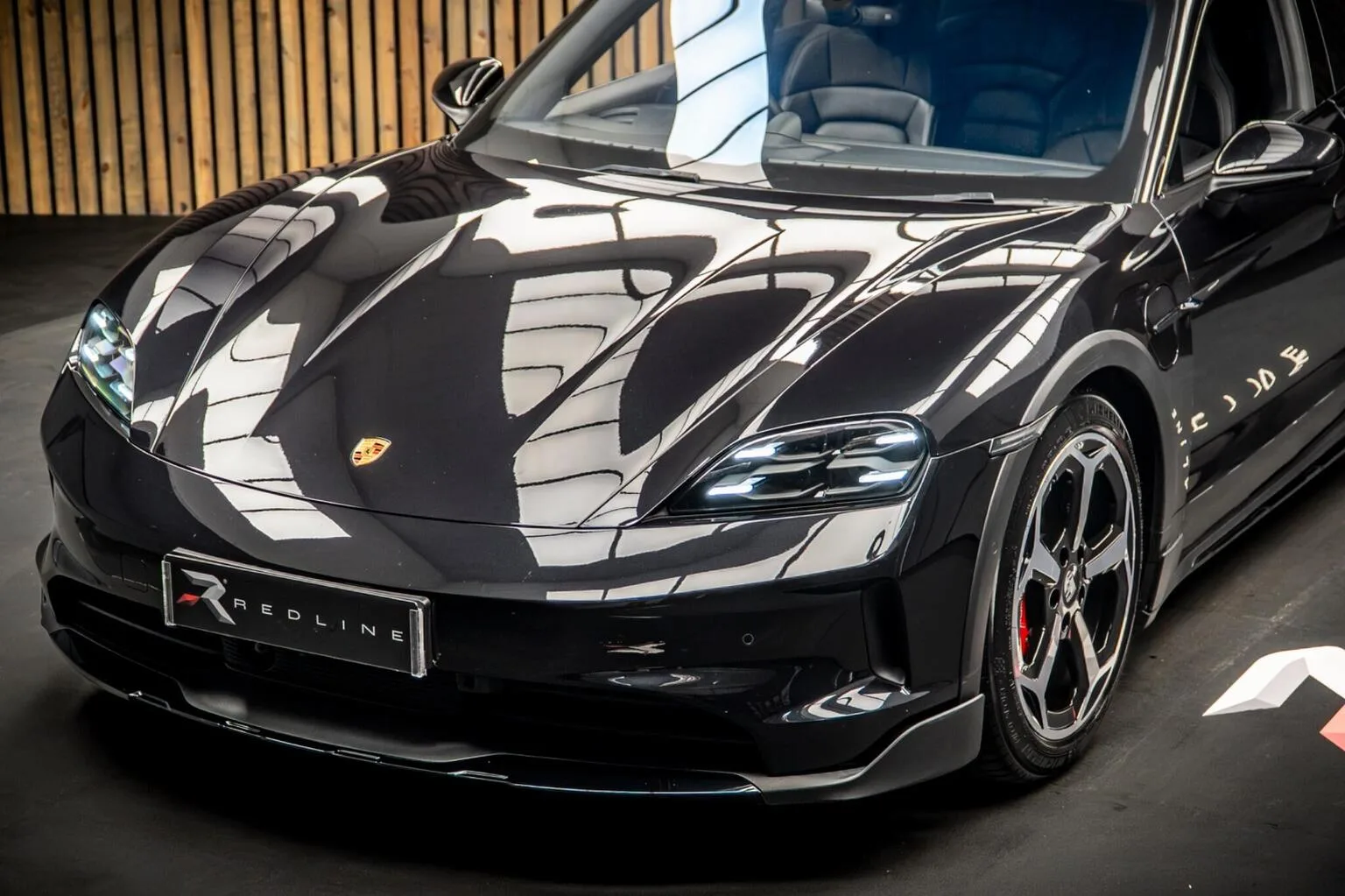 2025 Porsche Taycan Cross Turismo 4S, 14/30