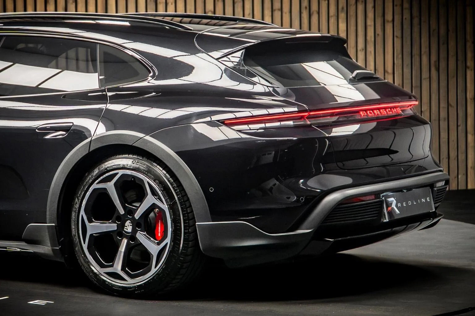 2025 Porsche Taycan Cross Turismo 4S, 16/30