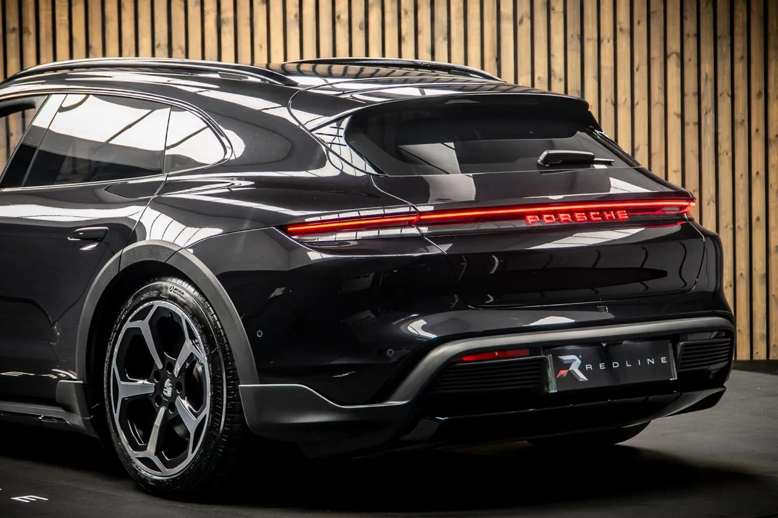 2025 Porsche Taycan Cross Turismo 4S, 19/30