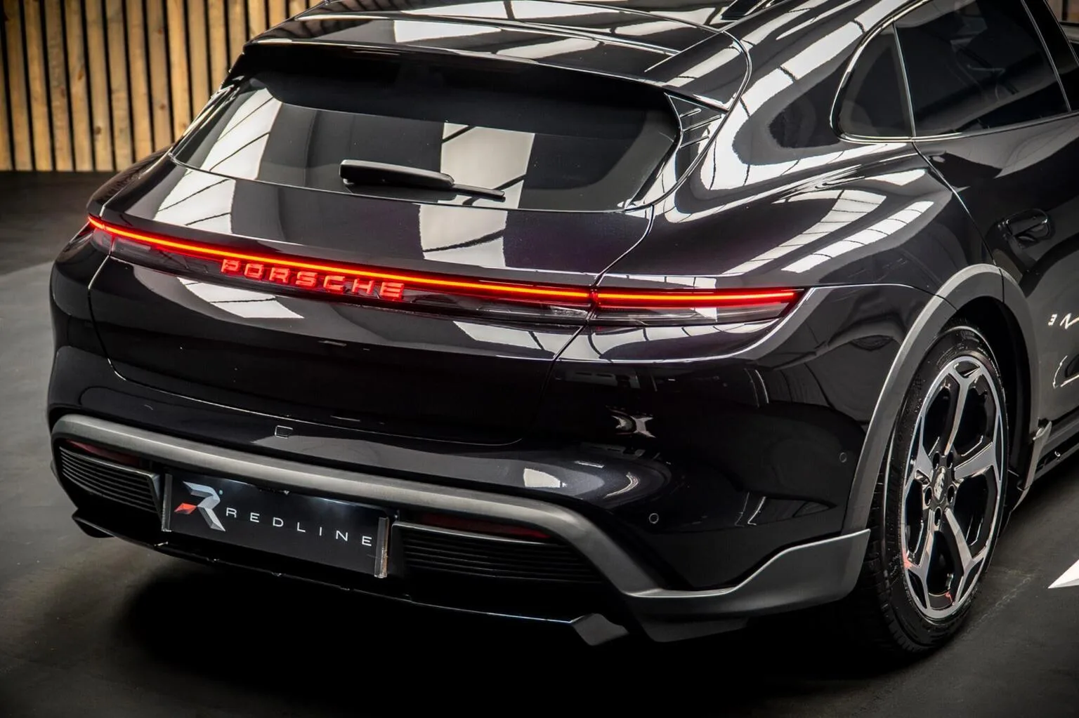 2025 Porsche Taycan Cross Turismo 4S, 21/30