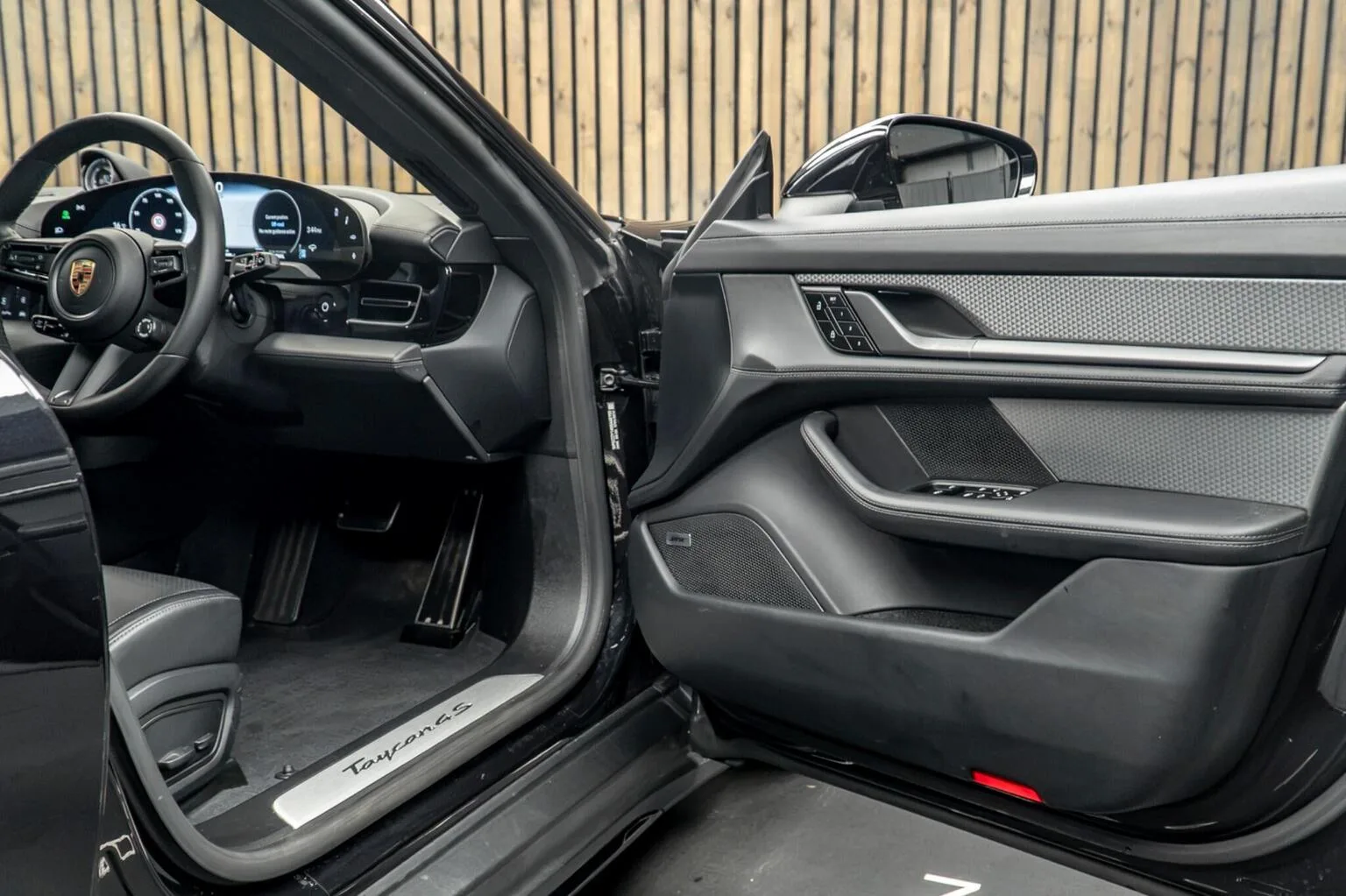 2025 Porsche Taycan Cross Turismo 4S, 30/30