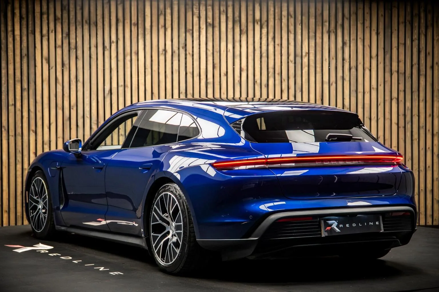 2025 Porsche Taycan Sport Turismo, 3/30