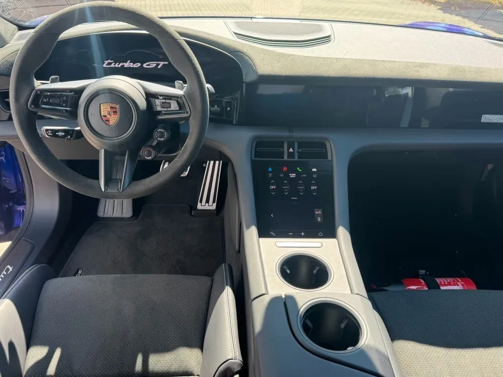 2025 Porsche Taycan Turbo GT, 25/30