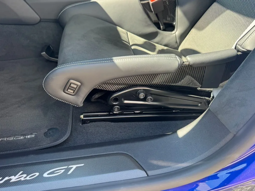 2025 Porsche Taycan Turbo GT, 27/30