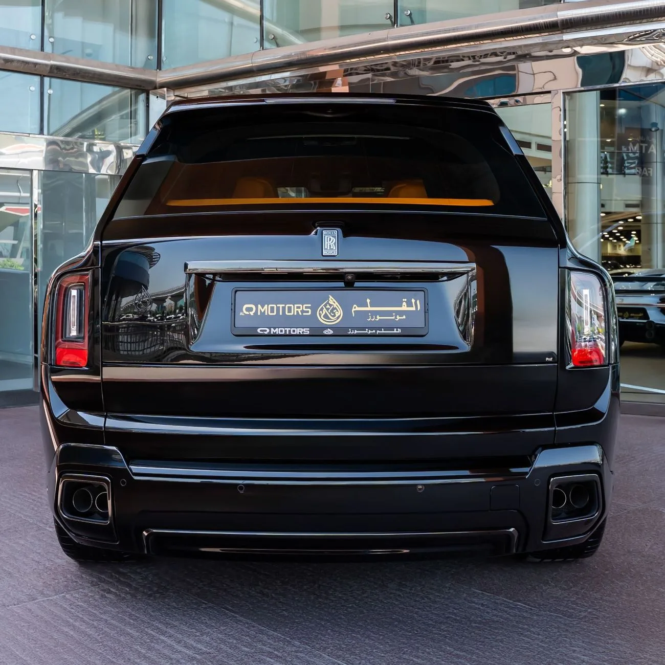 2025 Rolls-Royce Cullinan Black Badge angeboten von einem Fachhändler in Dubai, Vereinigte Arabische Emirate, Foto 2 von 20