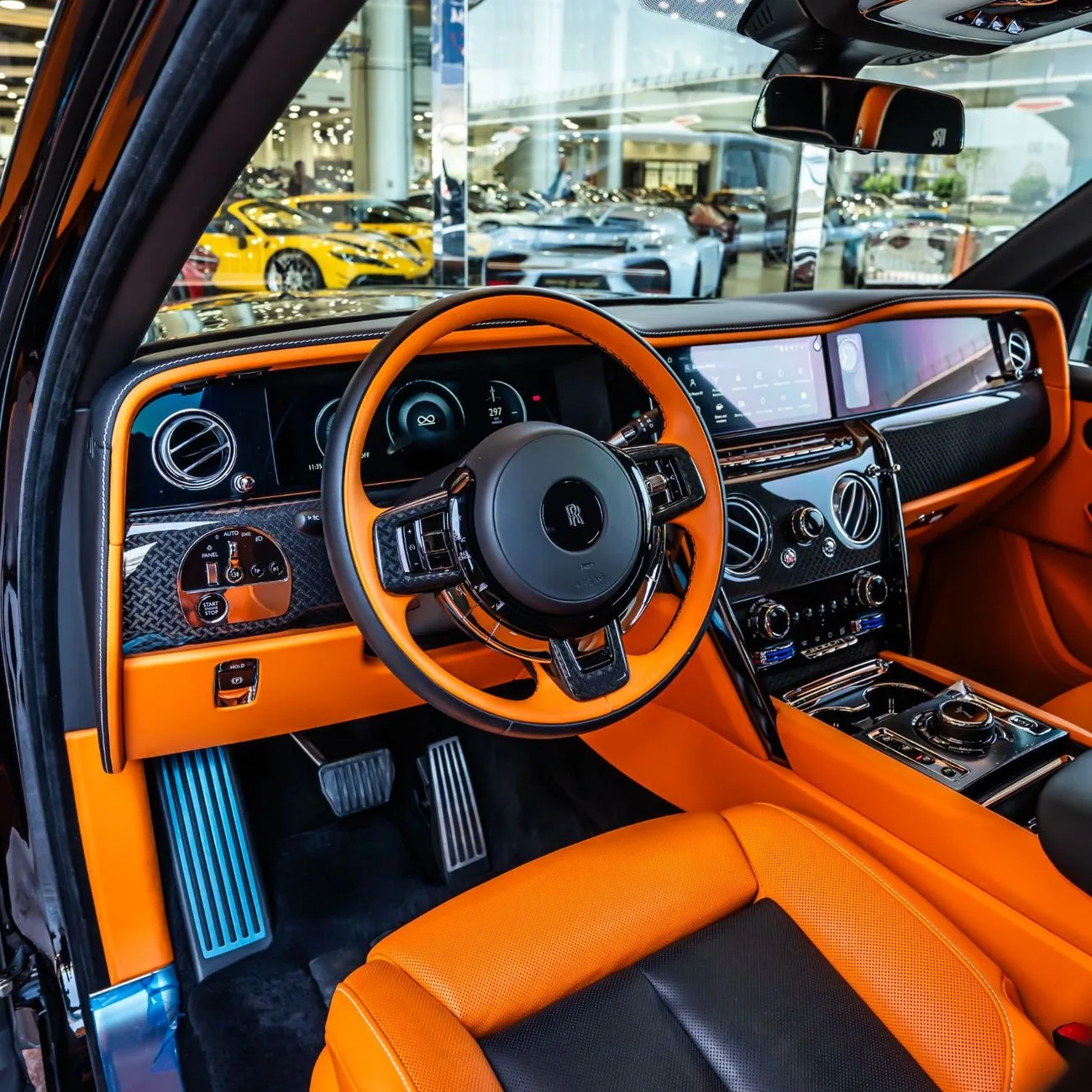 2025 Rolls-Royce Cullinan Black Badge angeboten von einem Fachhändler in Dubai, Vereinigte Arabische Emirate, Foto 12 von 20