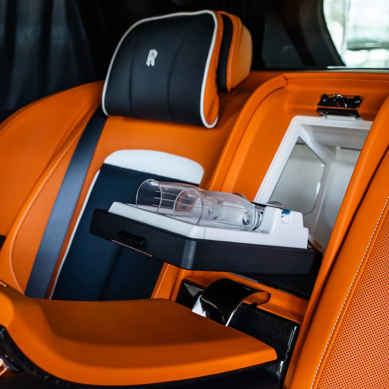 2025 Rolls-Royce Cullinan Black Badge angeboten von einem Fachhändler in Dubai, Vereinigte Arabische Emirate, Foto 14 von 20