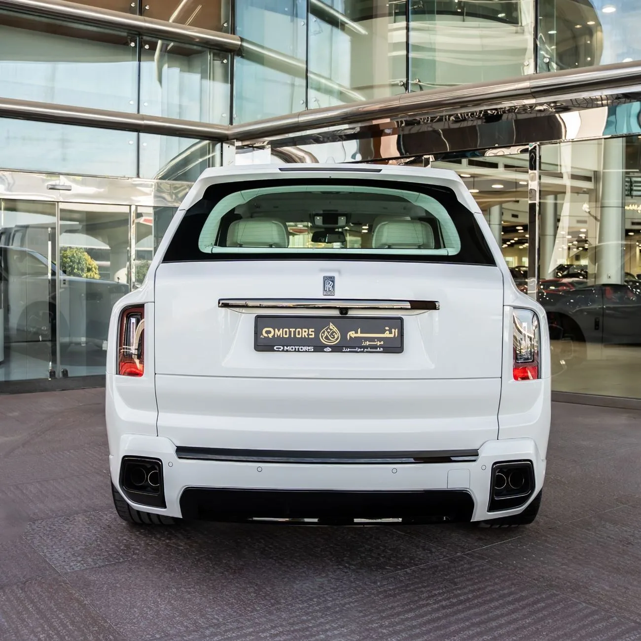 2025 Rolls-Royce Cullinan Black Badge angeboten von einem Fachhändler in Dubai, Vereinigte Arabische Emirate, Foto 5 von 16