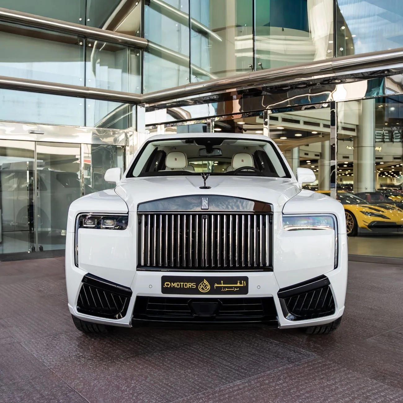 2025 Rolls-Royce Cullinan Black Badge angeboten von einem Fachhändler in Dubai, Vereinigte Arabische Emirate, Foto 6 von 16