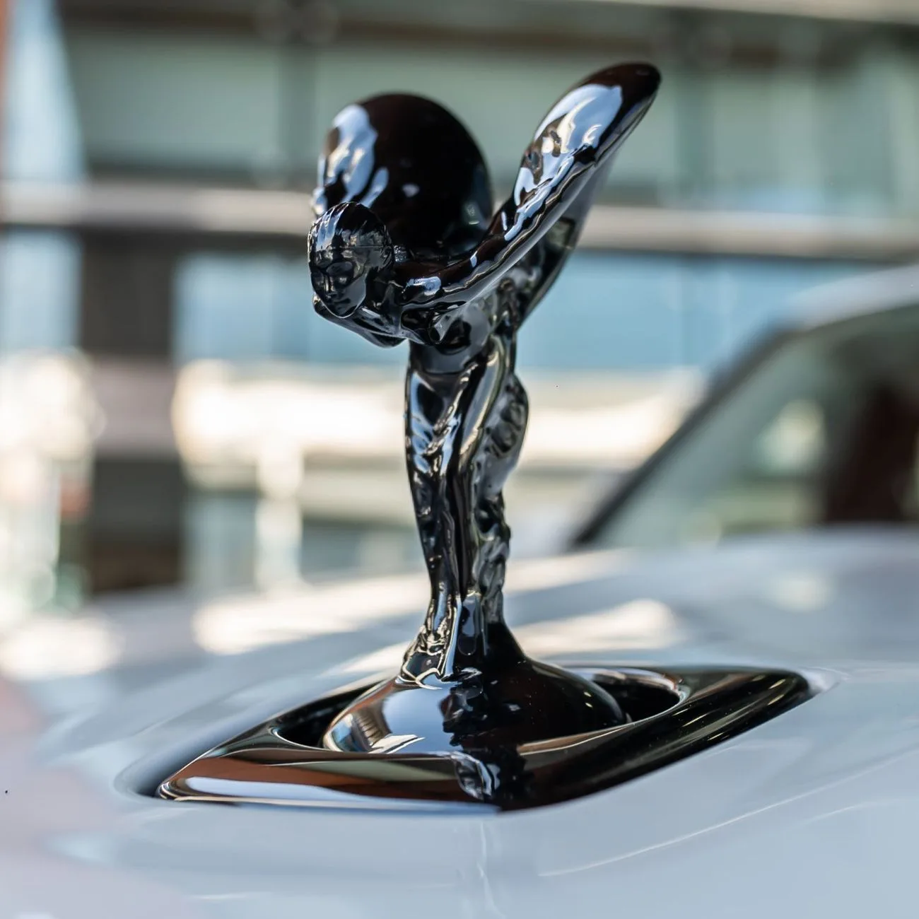 2025 Rolls-Royce Cullinan Black Badge angeboten von einem Fachhändler in Dubai, Vereinigte Arabische Emirate, Foto 7 von 16