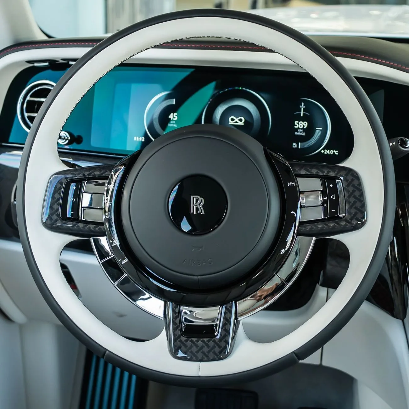 2025 Rolls-Royce Cullinan Black Badge angeboten von einem Fachhändler in Dubai, Vereinigte Arabische Emirate, Foto 11 von 16