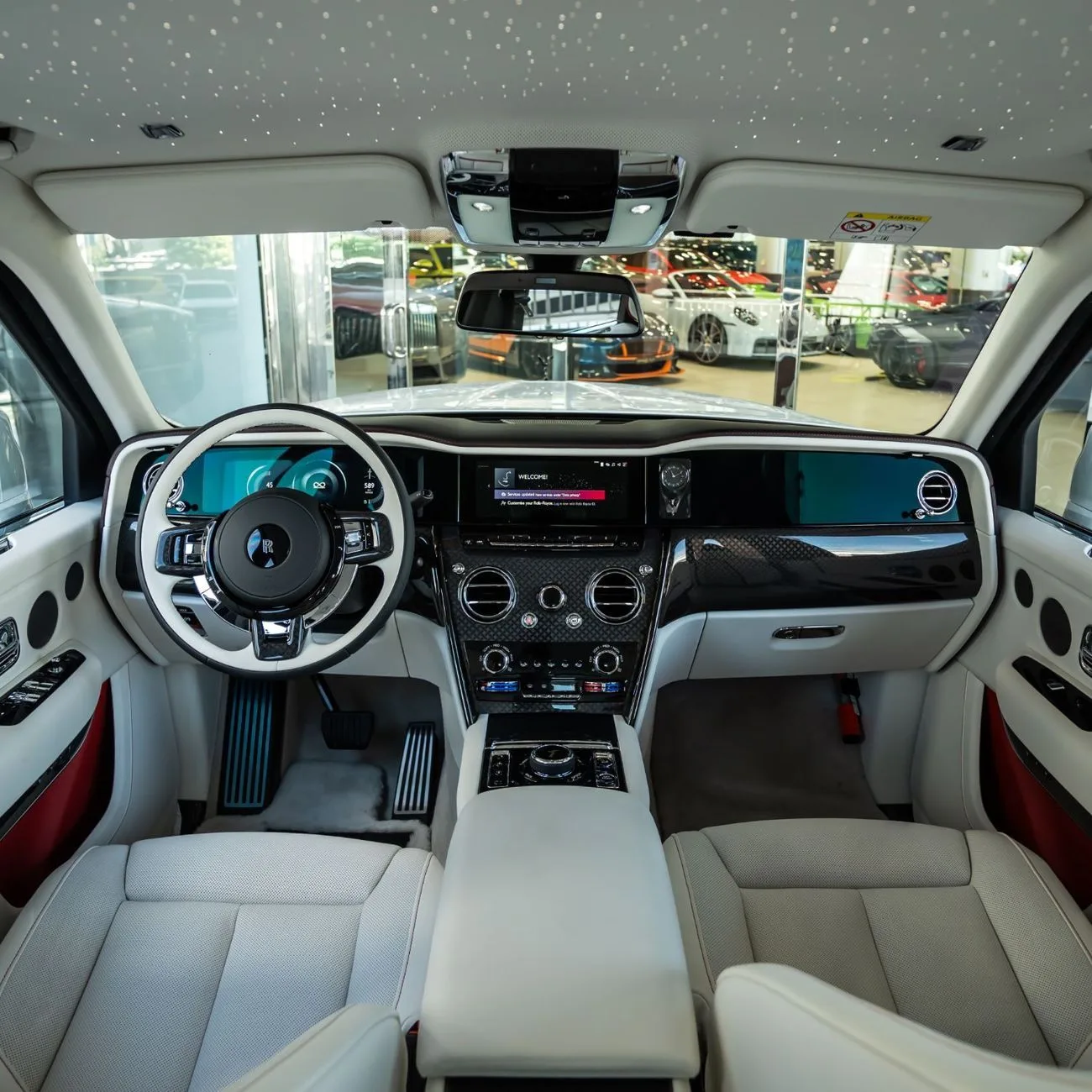 2025 Rolls-Royce Cullinan Black Badge angeboten von einem Fachhändler in Dubai, Vereinigte Arabische Emirate, Foto 15 von 16