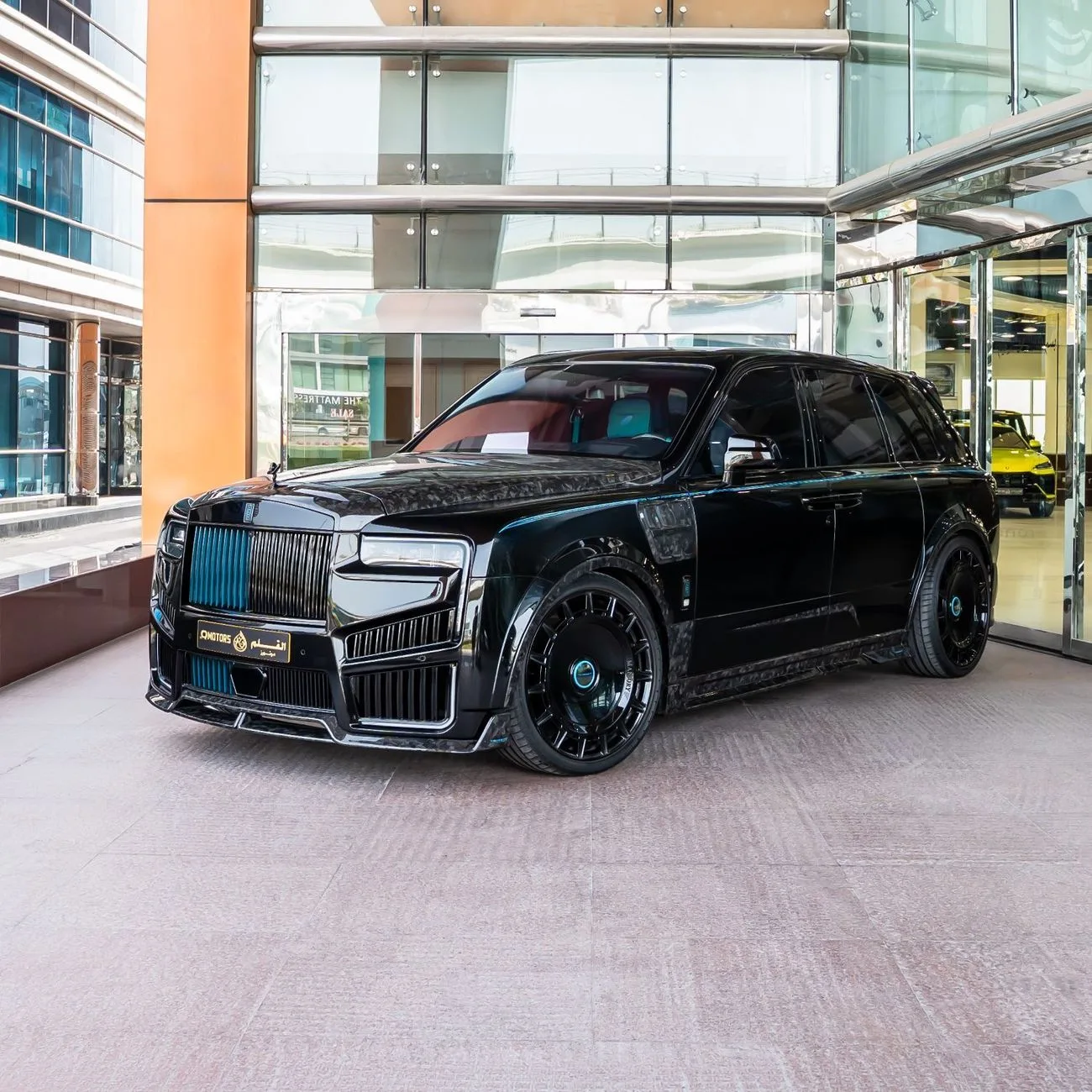 2025 Rolls-Royce Cullinan Mansory angeboten von einem Fachhändler in Dubai, Vereinigte Arabische Emirate, Hauptfoto