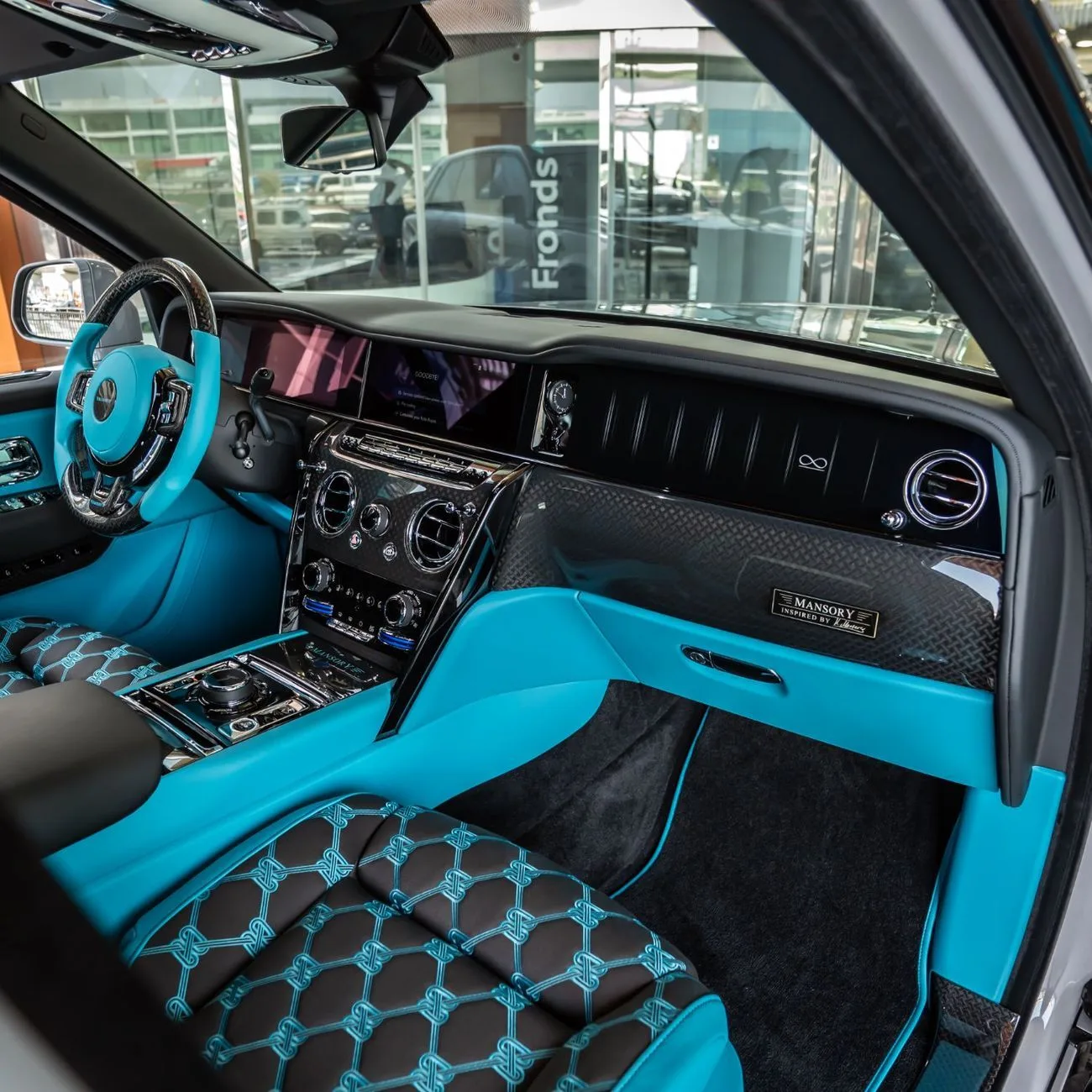 2025 Rolls-Royce Cullinan Mansory angeboten von einem Fachhändler in Dubai, Vereinigte Arabische Emirate, Foto 13 von 23