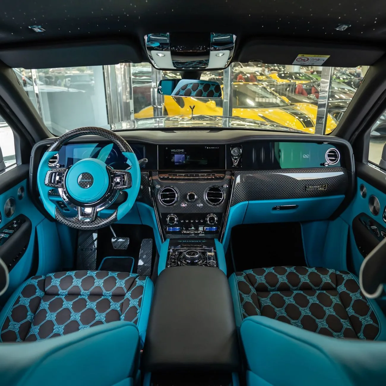 2025 Rolls-Royce Cullinan Mansory angeboten von einem Fachhändler in Dubai, Vereinigte Arabische Emirate, Foto 16 von 23