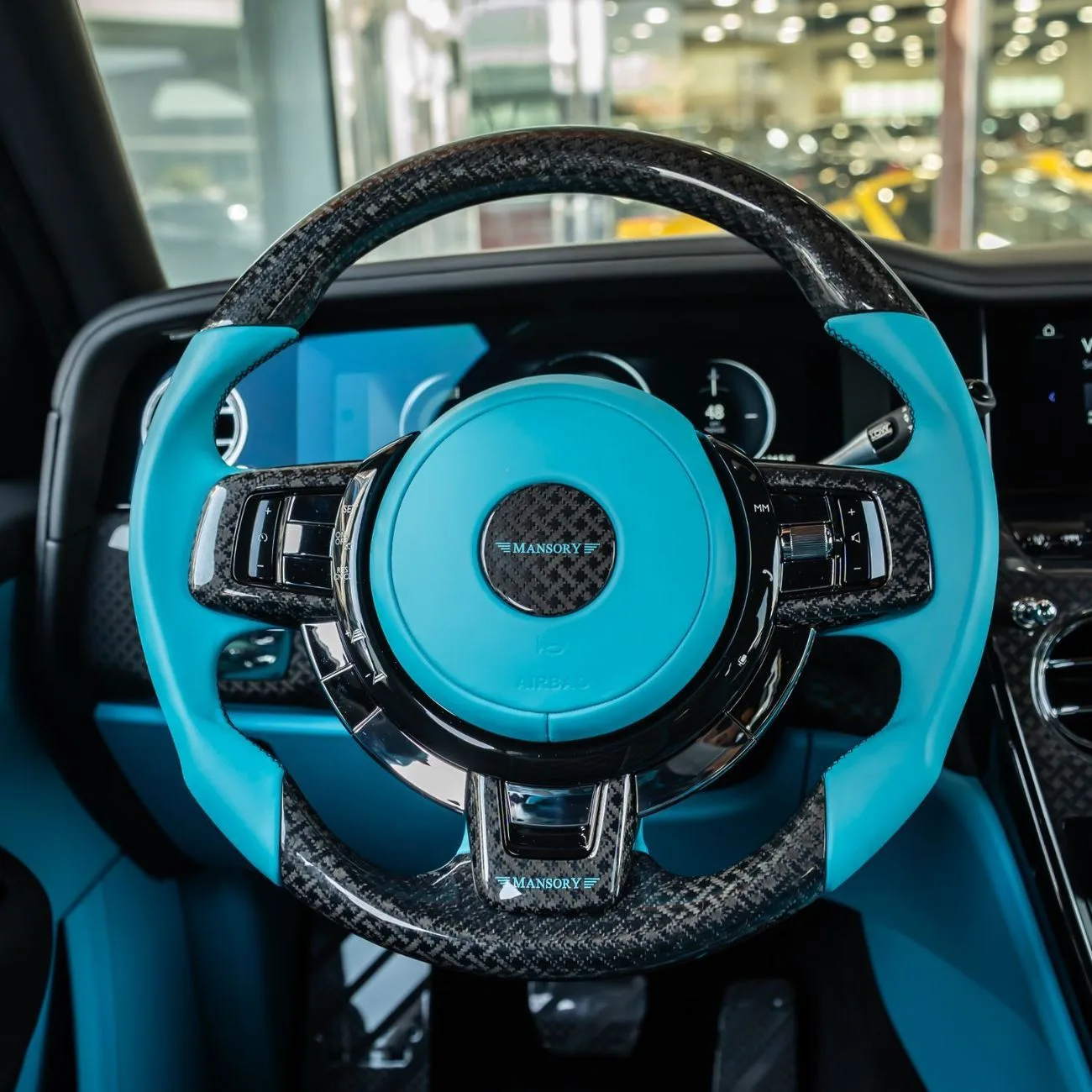 2025 Rolls-Royce Cullinan Mansory angeboten von einem Fachhändler in Dubai, Vereinigte Arabische Emirate, Foto 17 von 23