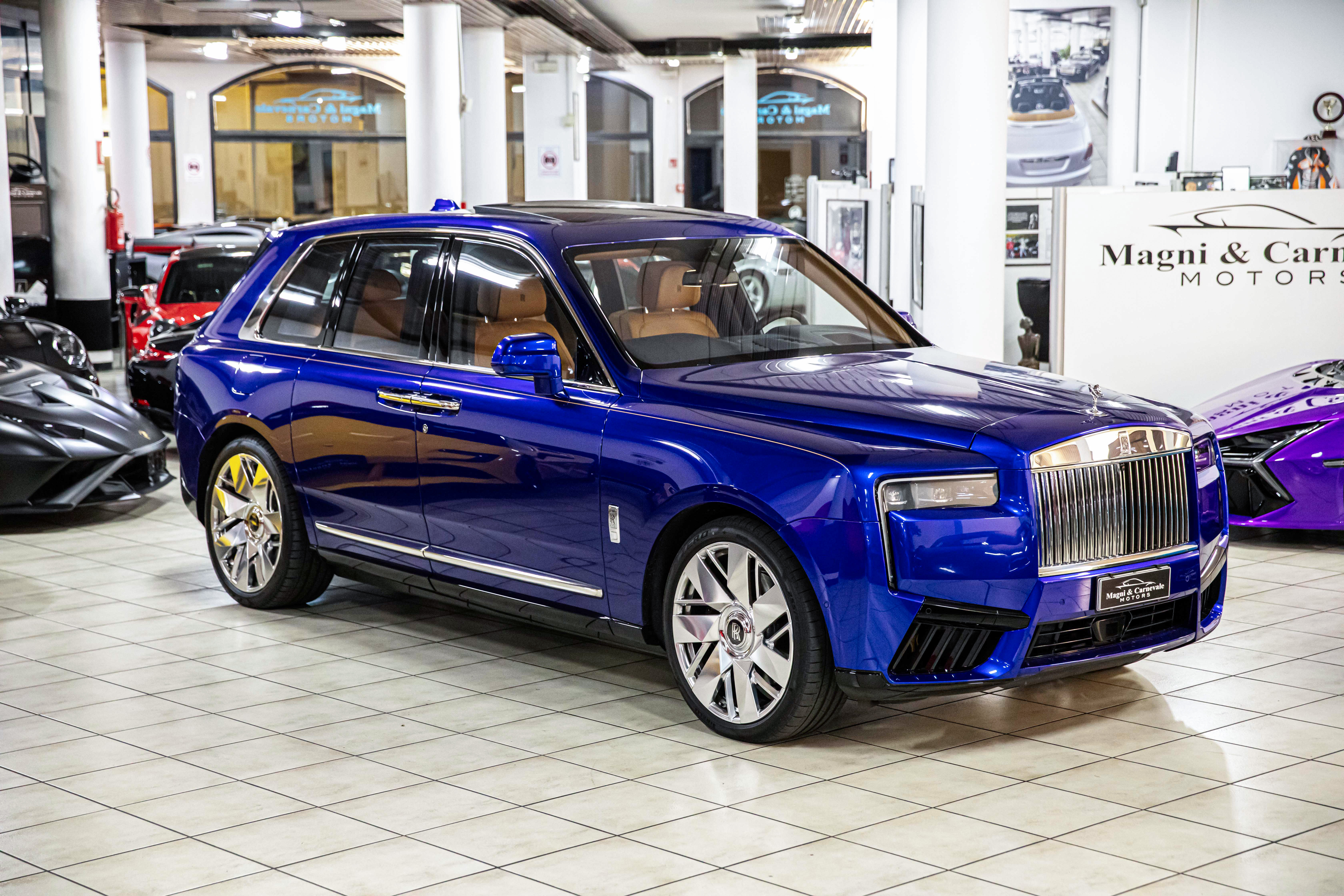 2025 Rolls-Royce Cullinan angeboten von einem Fachhändler in Milan, Italien, Foto 2 von 20