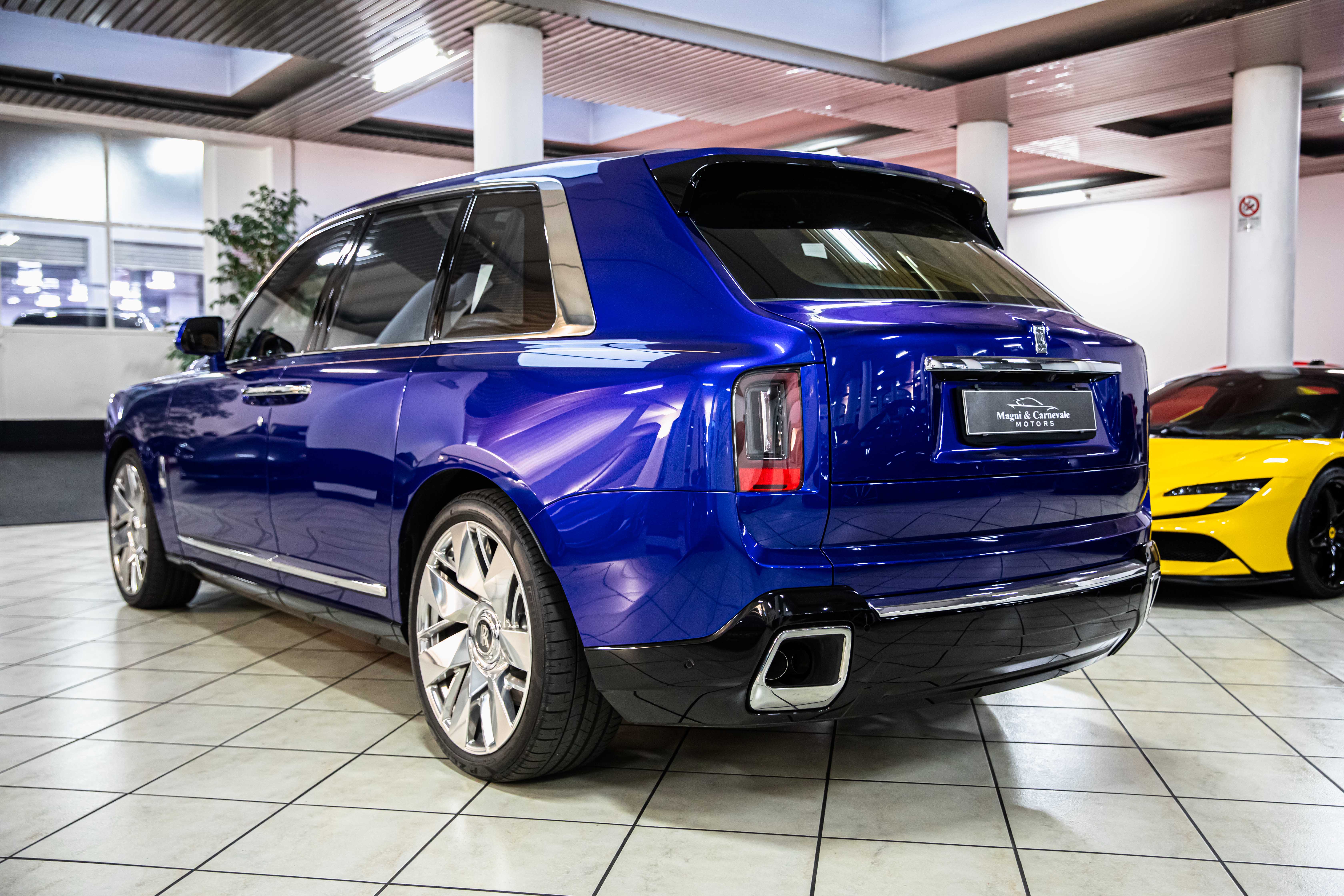 2025 Rolls-Royce Cullinan angeboten von einem Fachhändler in Milan, Italien, Foto 8 von 20