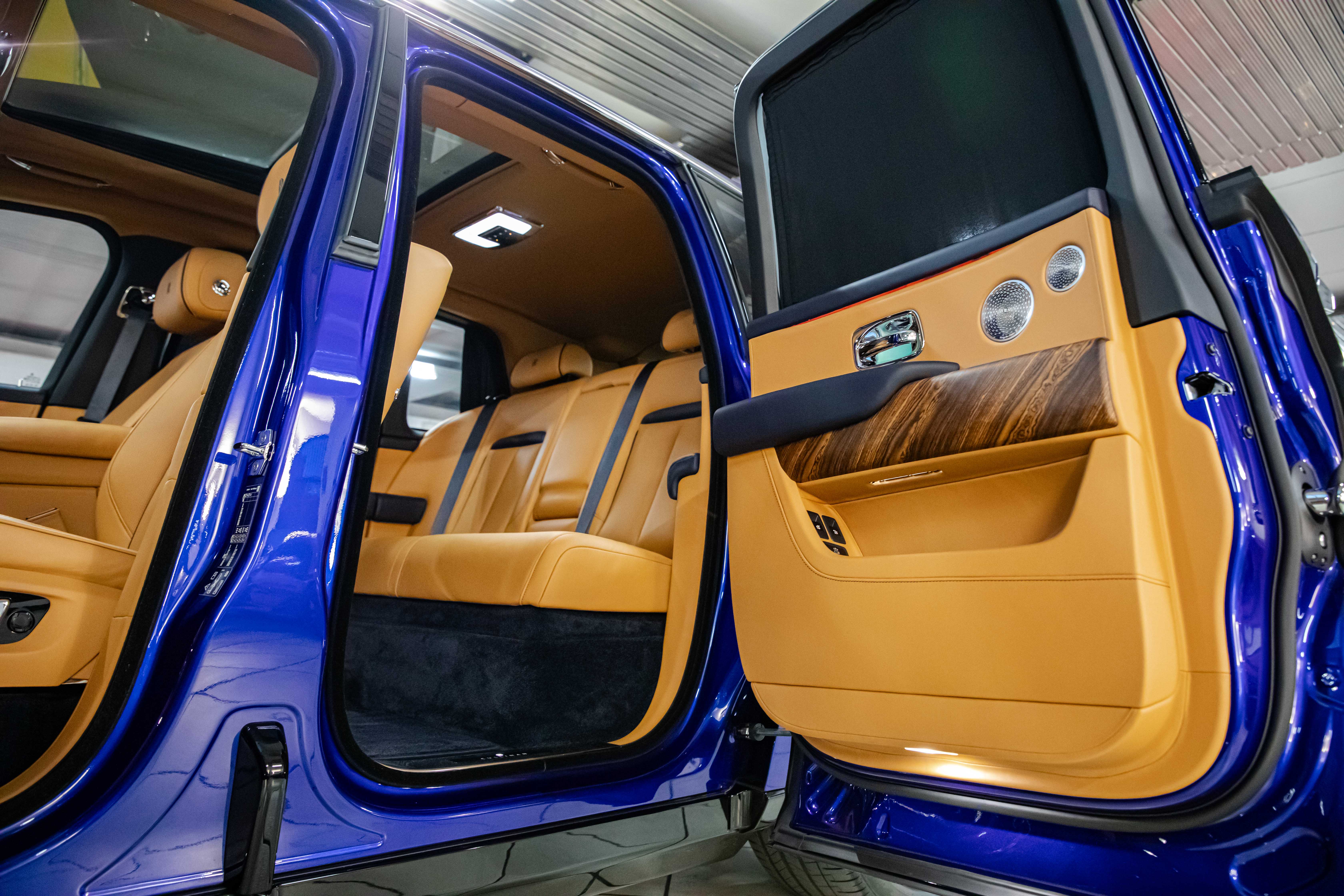 2025 Rolls-Royce Cullinan angeboten von einem Fachhändler in Milan, Italien, Foto 20 von 20