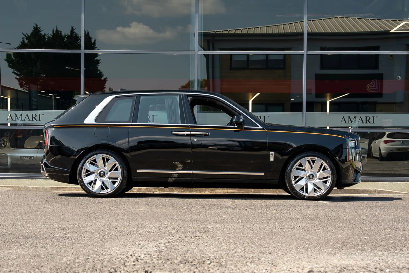 2025 Rolls-Royce Cullinan angeboten von einem Supersportwagenhändler in Preston, Vereinigtes Königreich, Foto 2 von 25